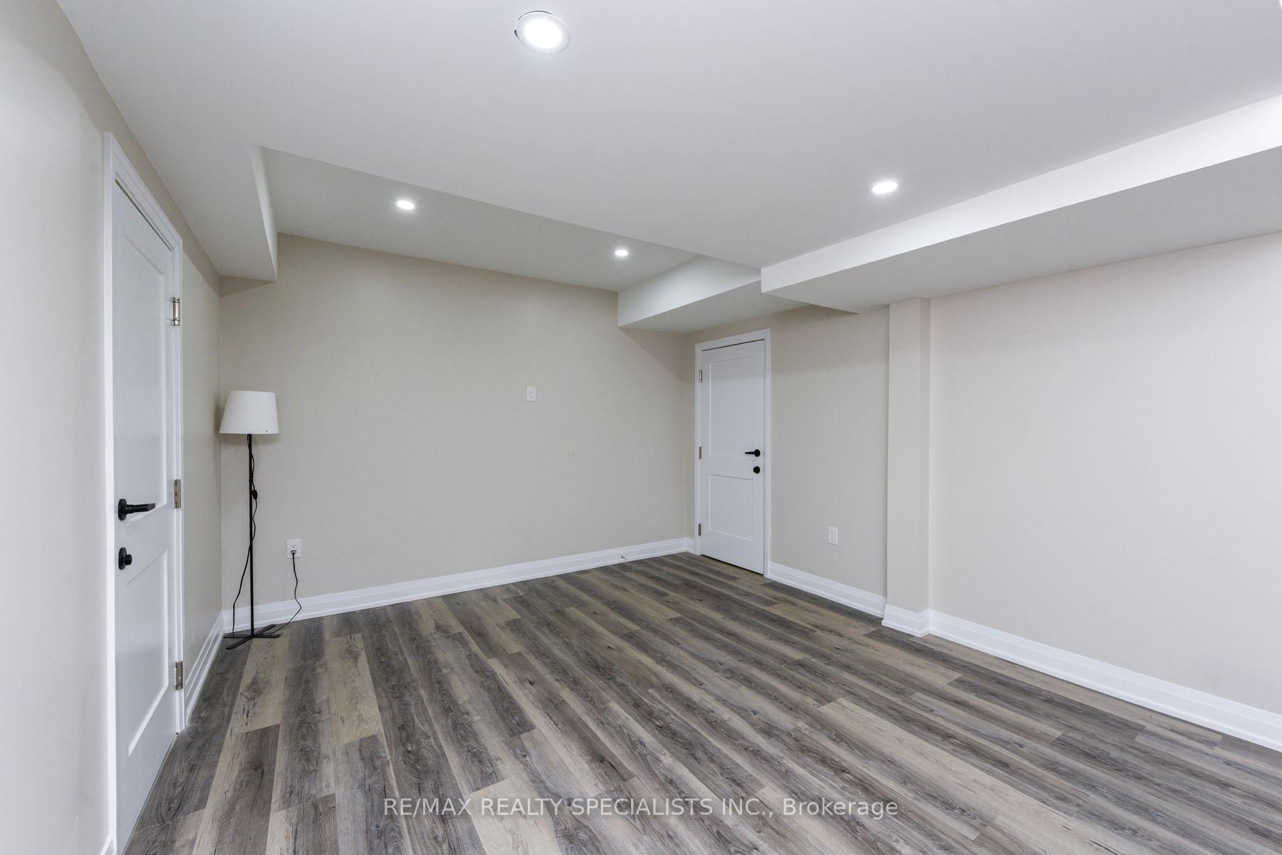 Photo 26 of 73 Colonel Bertram Road W, Brampton, Snelgrove — HOMEH