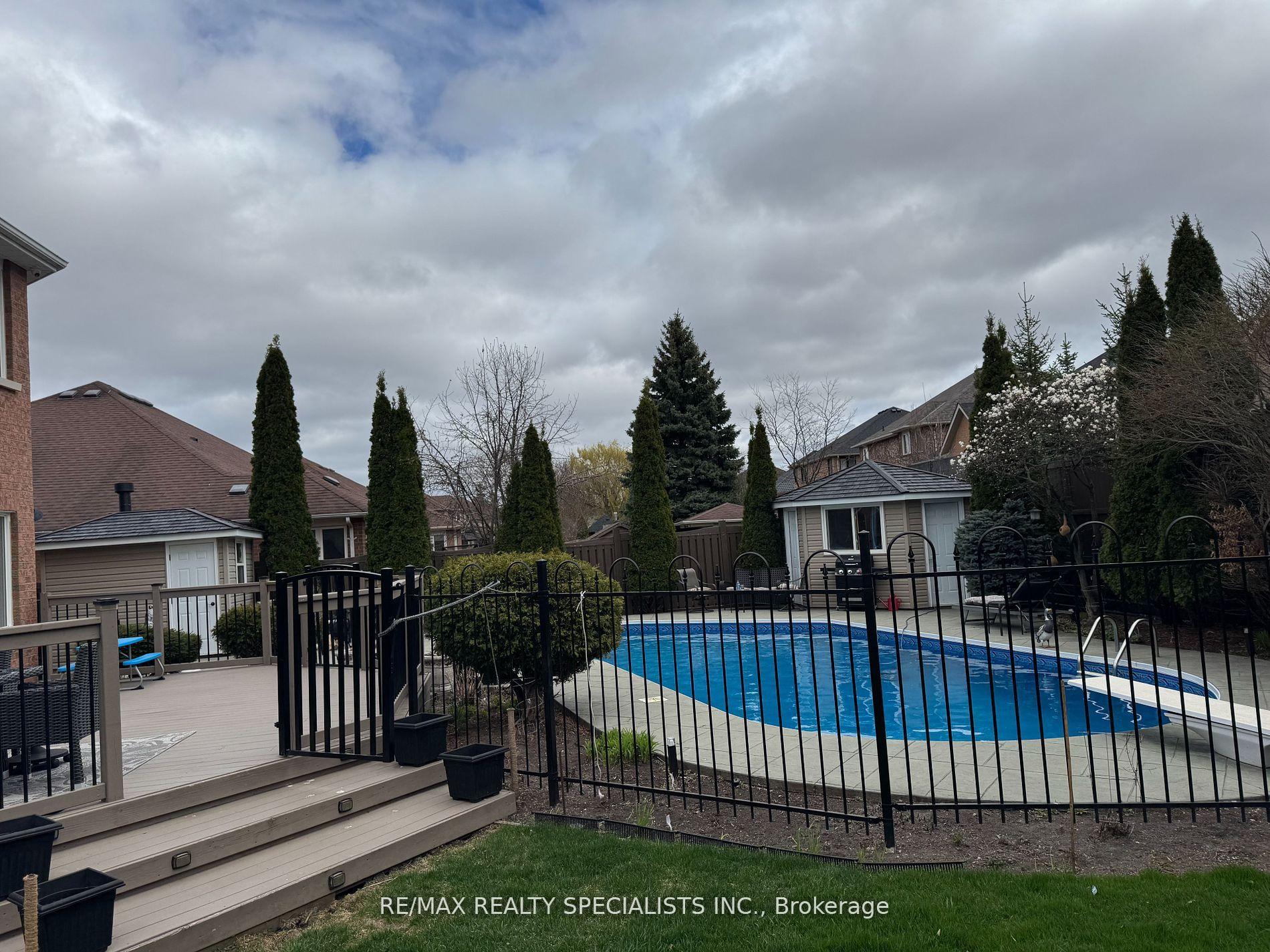 Photo 36 of 73 Colonel Bertram Road W, Brampton, Snelgrove — HOMEH