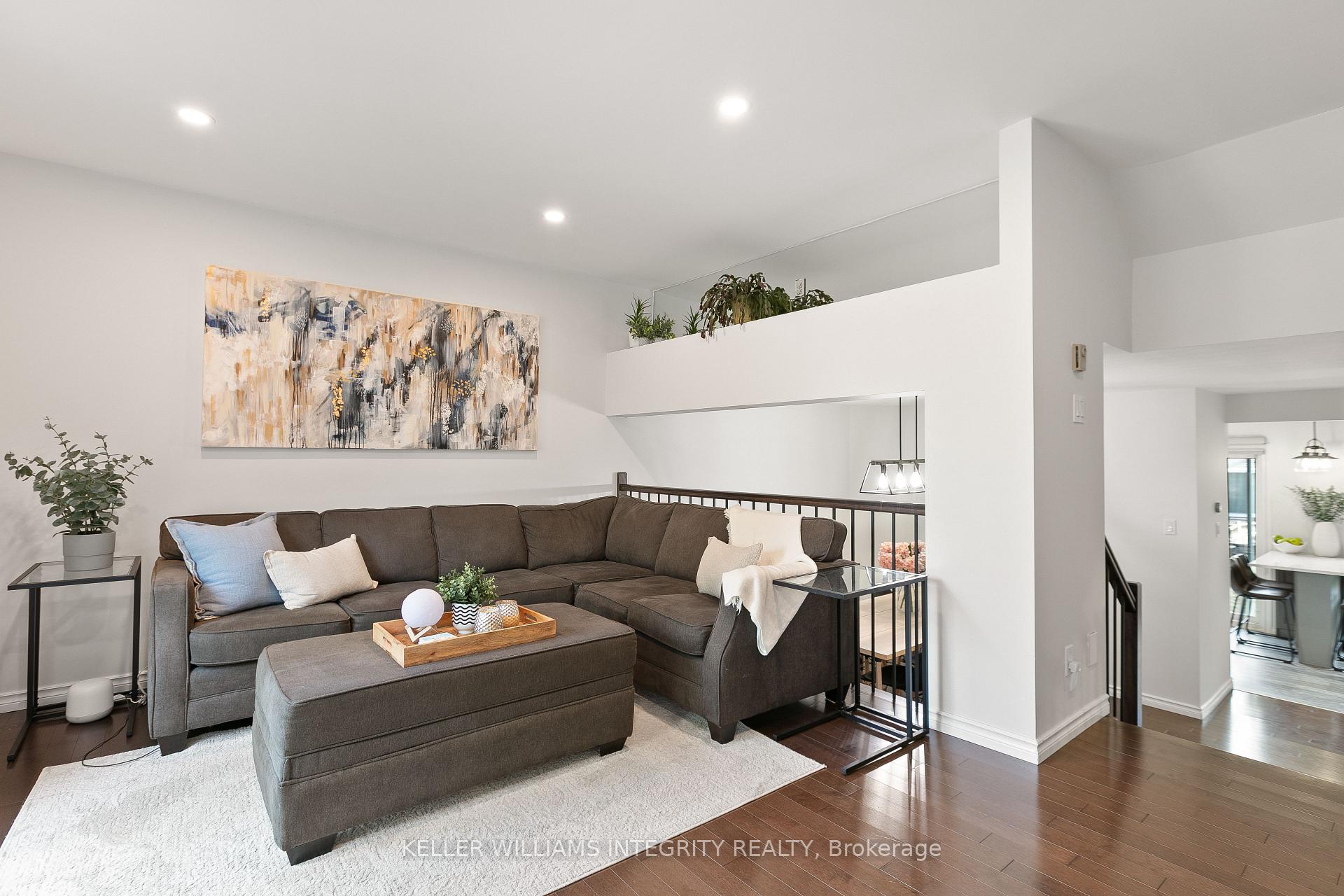Photo 6 of 717 Brome Crescent, Ottawa, Fallingbrook/Ridgemount — HOMEH