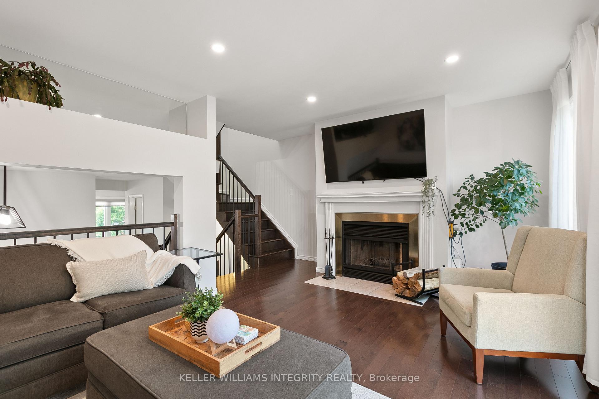 Photo 5 of 717 Brome Crescent, Ottawa, Fallingbrook/Ridgemount — HOMEH