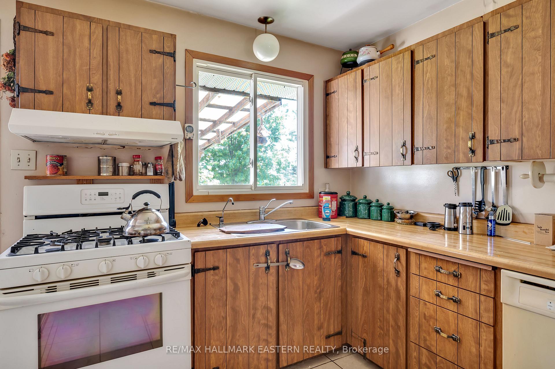 Photo 11 of 1625 Camp Line Road, Douro-Dummer — HOMEH