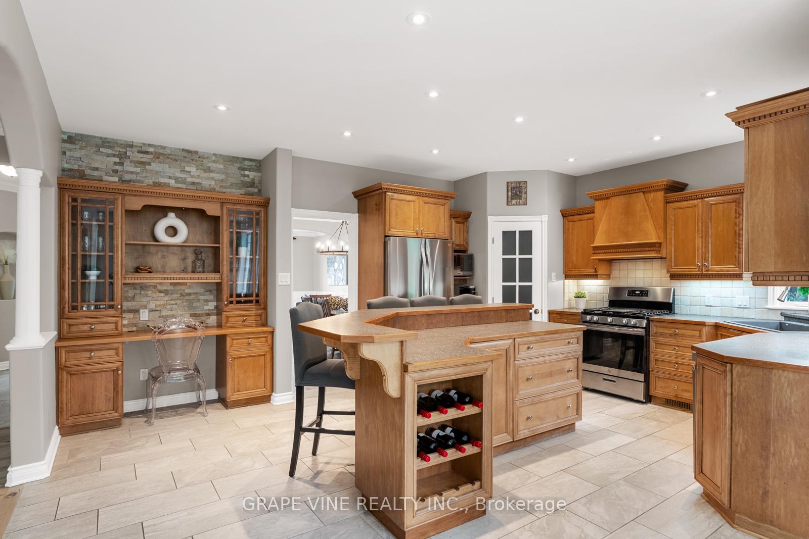 Photo 4 of 48 Cinnabar Way, Ottawa, Stittsville (Central) — HOMEH