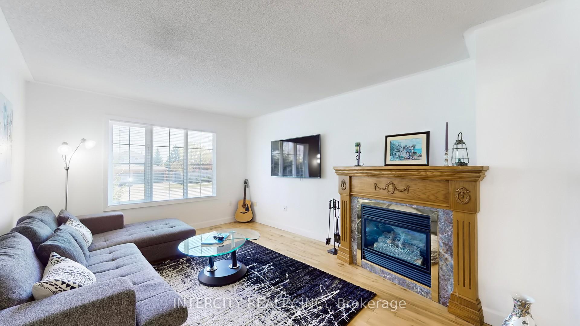 Photo 46 of 406 Big Bay Point Road, Barrie, Painswick North — HOMEH