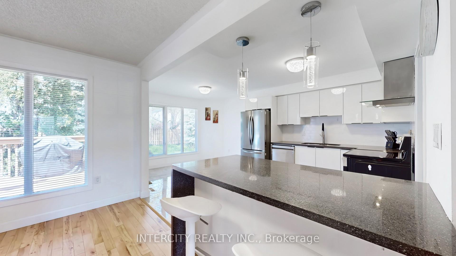 Photo 6 of 406 Big Bay Point Road, Barrie, Painswick North — HOMEH