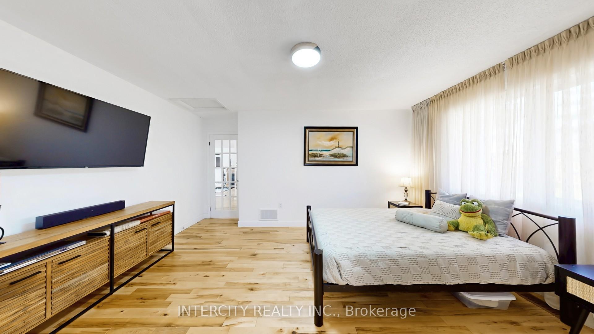 Photo 9 of 406 Big Bay Point Road, Barrie, Painswick North — HOMEH