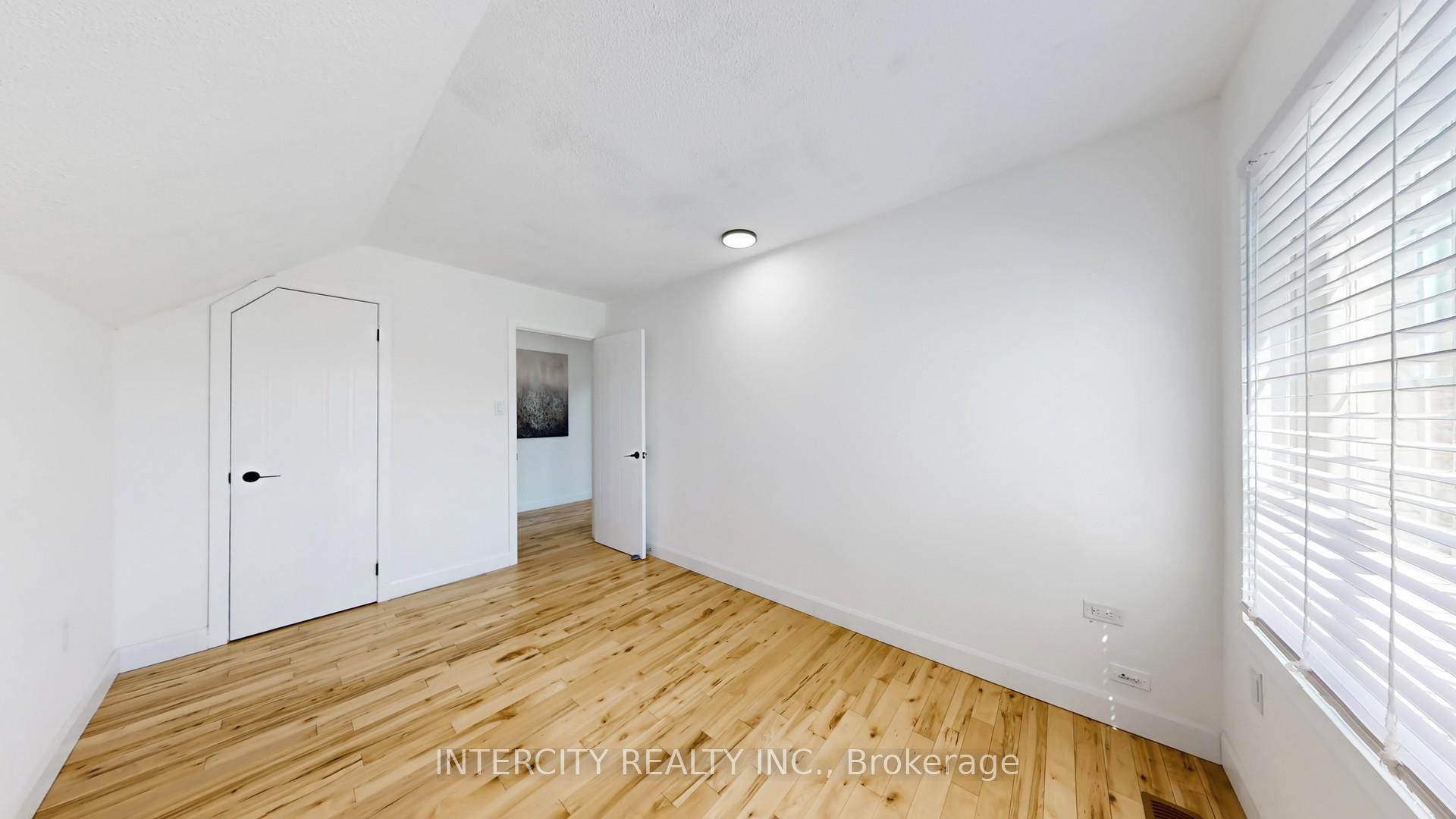 Photo 15 of 406 Big Bay Point Road, Barrie, Painswick North — HOMEH