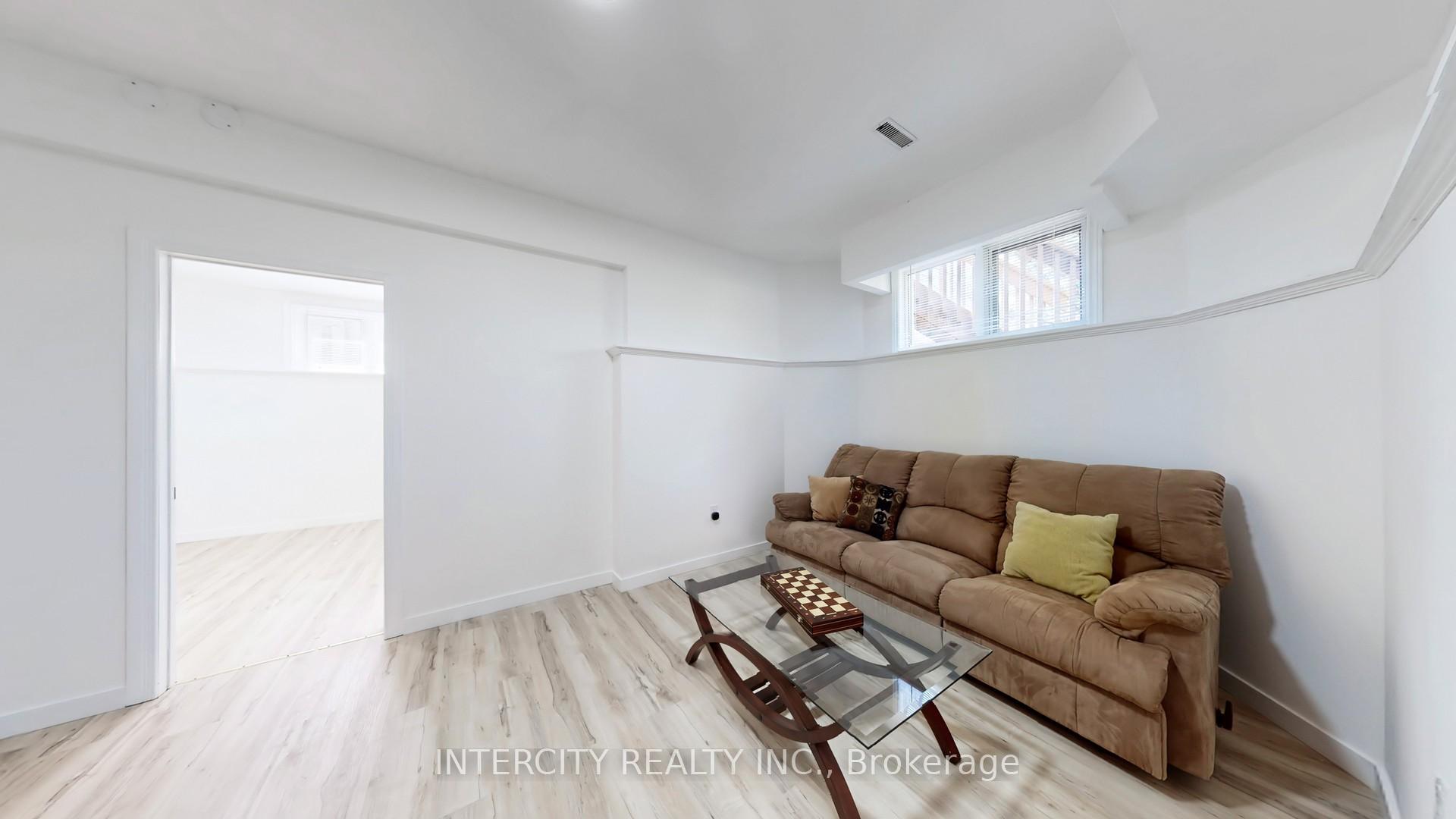 Photo 49 of 406 Big Bay Point Road, Barrie, Painswick North — HOMEH