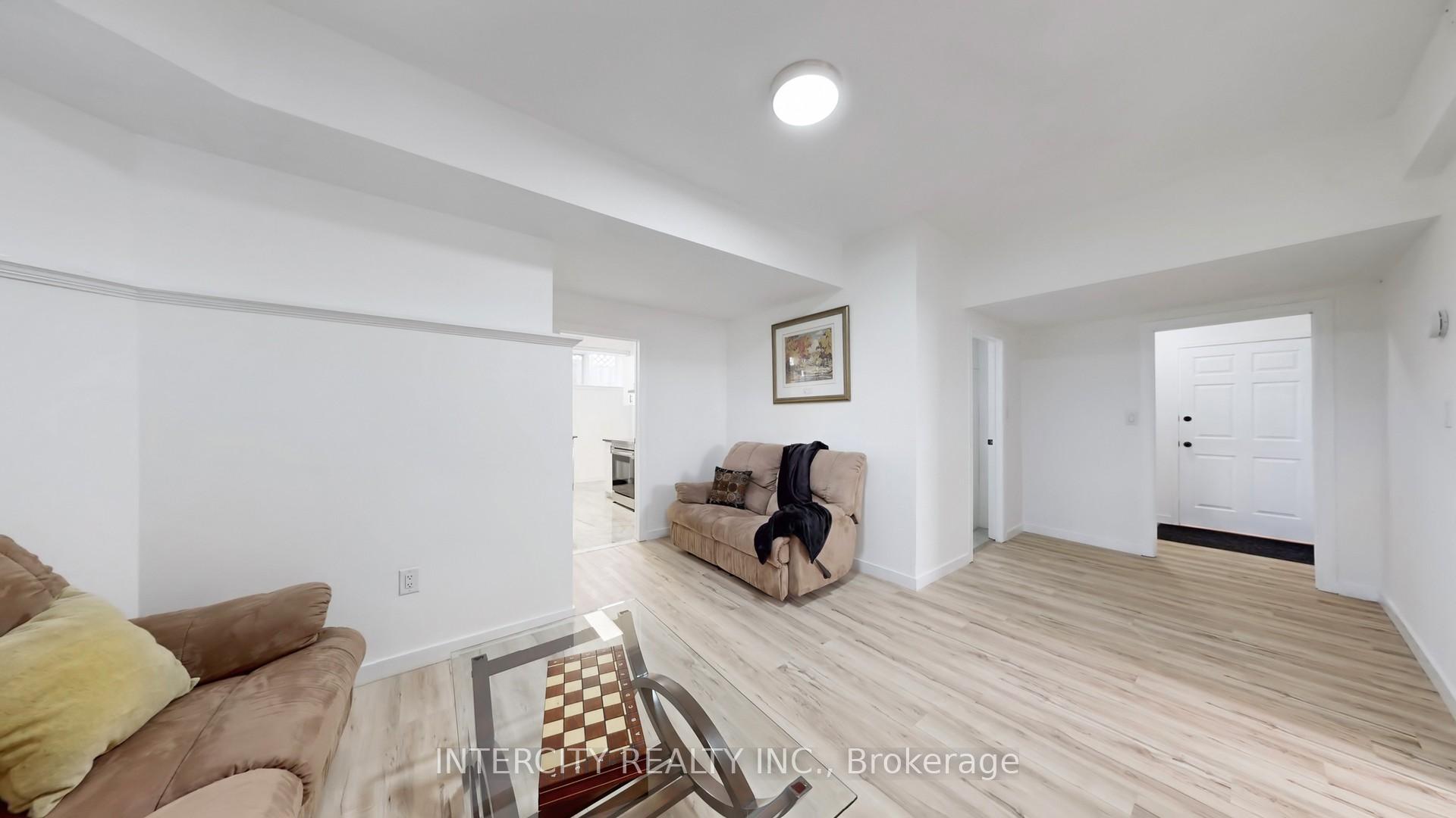 Photo 19 of 406 Big Bay Point Road, Barrie, Painswick North — HOMEH