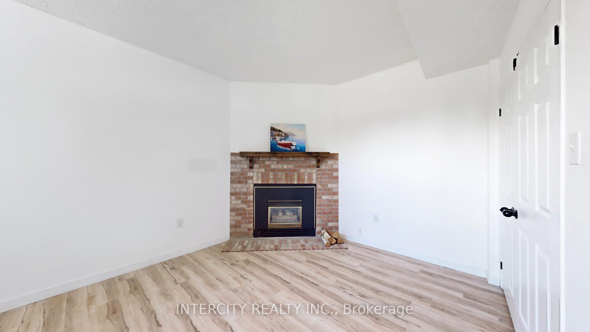 Photo 24 of 406 Big Bay Point Road, Barrie, Painswick North — HOMEH