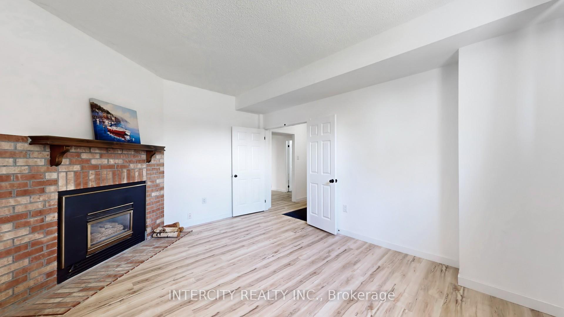 Photo 22 of 406 Big Bay Point Road, Barrie, Painswick North — HOMEH