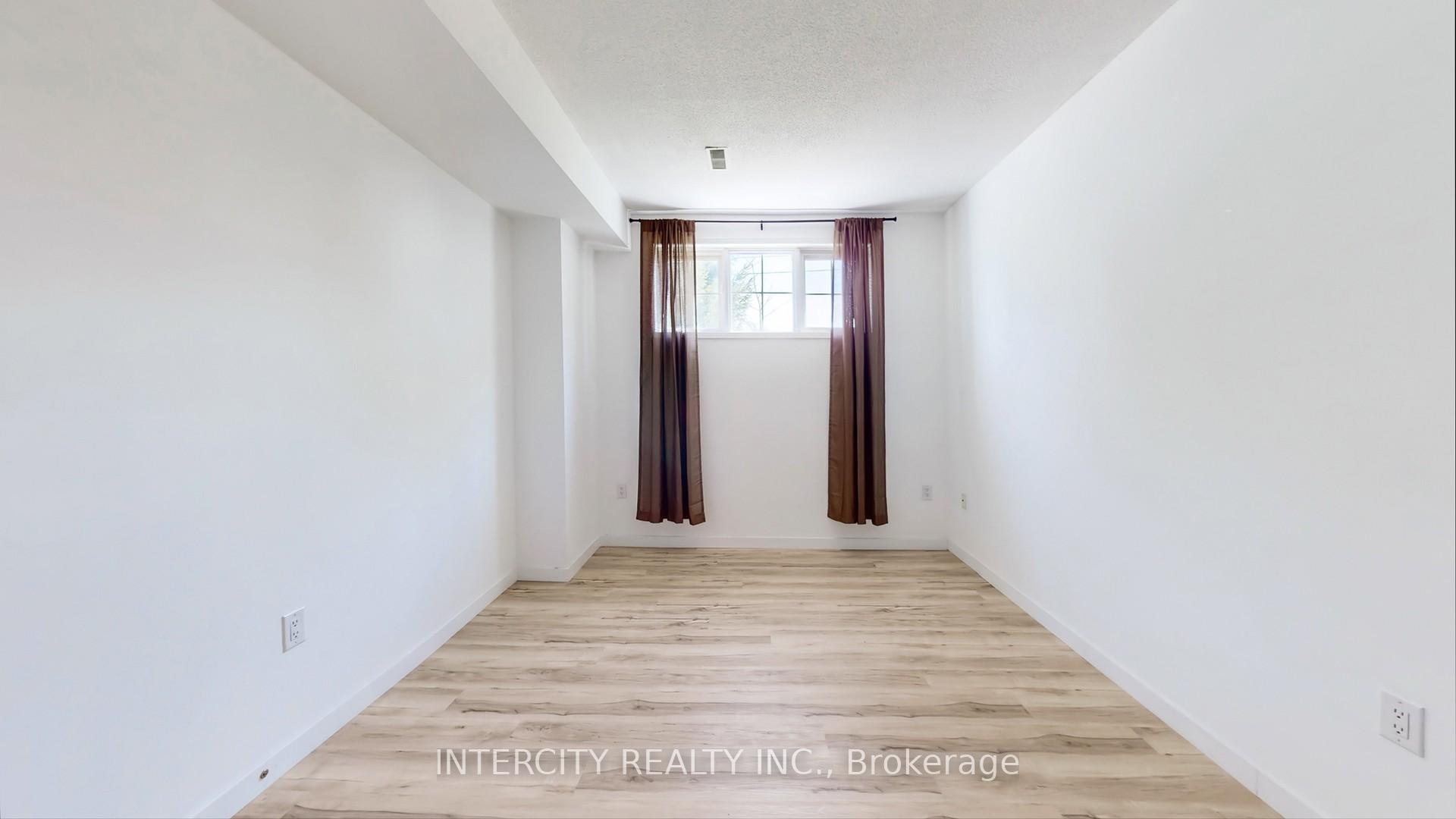 Photo 20 of 406 Big Bay Point Road, Barrie, Painswick North — HOMEH