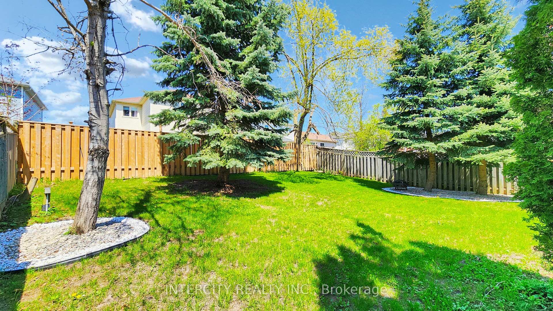 Photo 32 of 406 Big Bay Point Road, Barrie, Painswick North — HOMEH