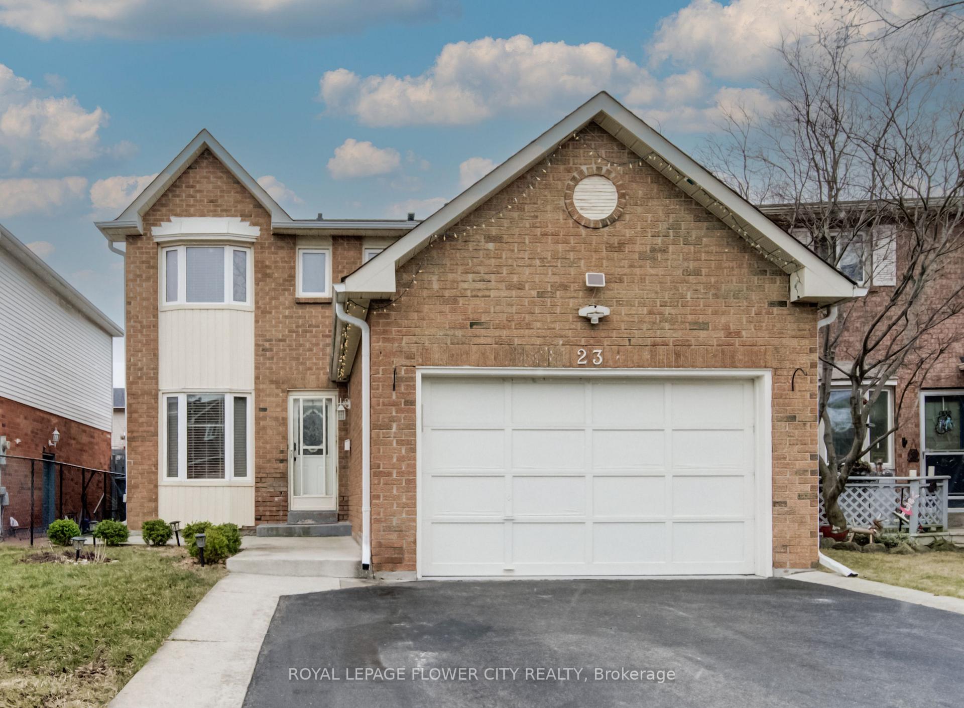 Photo 1 of 23 Driftwood Crescent, Brampton, Heart Lake East — HOMEH