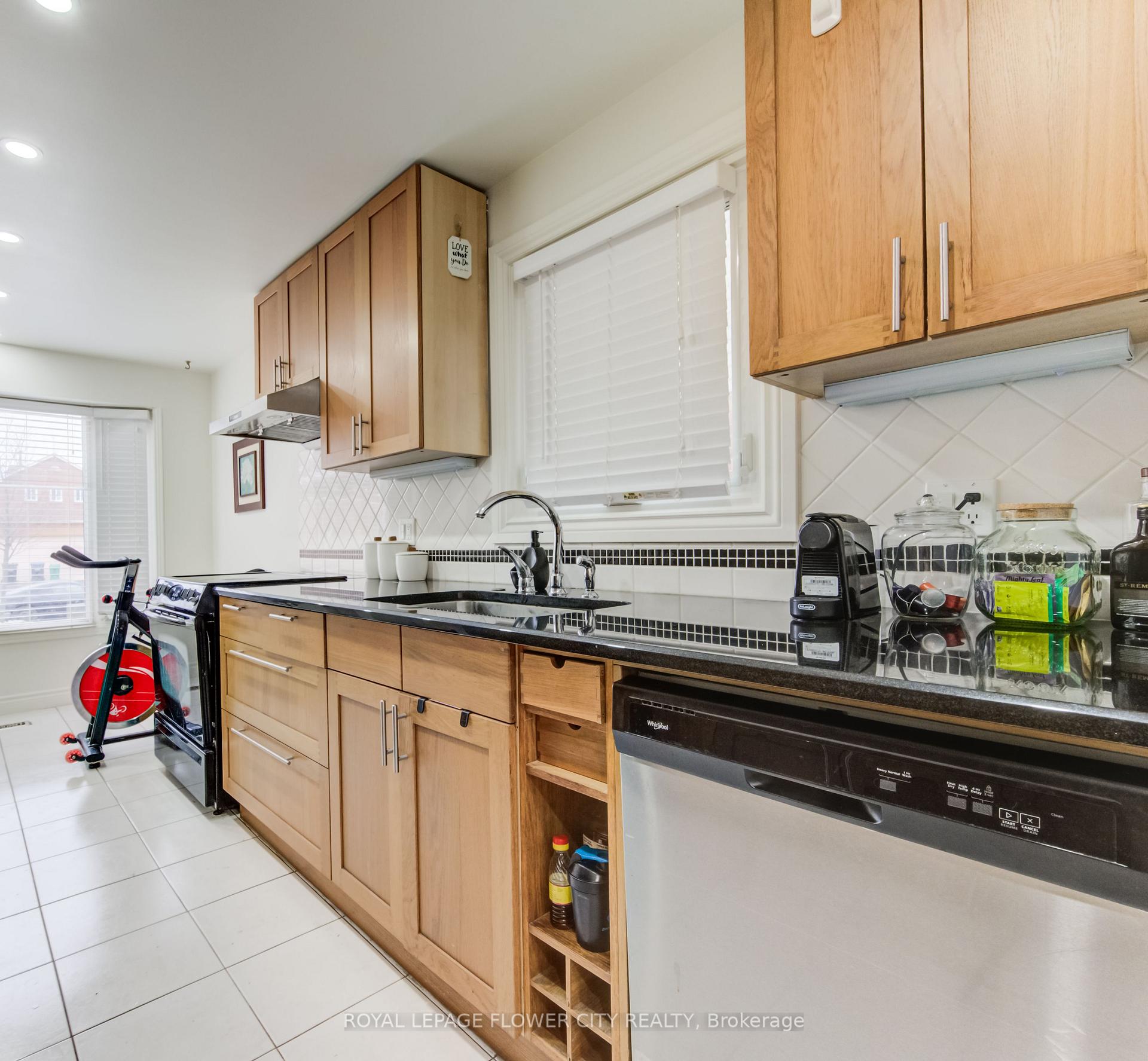 Photo 36 of 23 Driftwood Crescent, Brampton, Heart Lake East — HOMEH