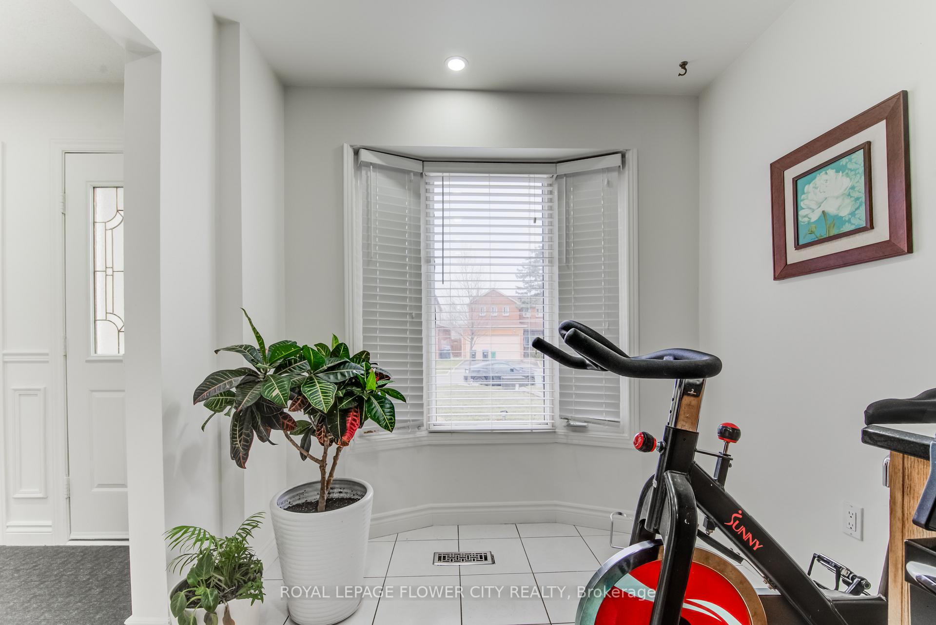 Photo 32 of 23 Driftwood Crescent, Brampton, Heart Lake East — HOMEH