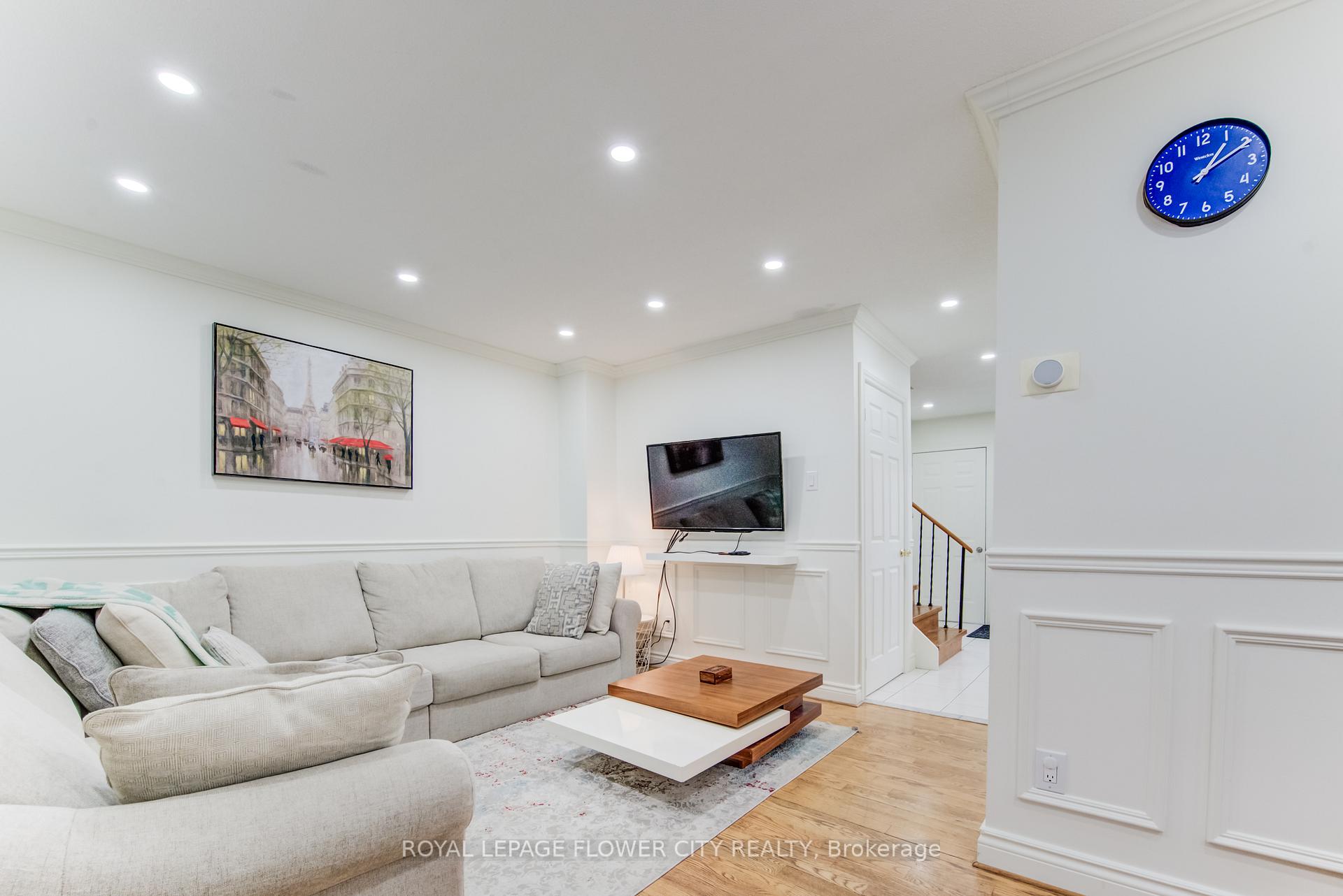 Photo 7 of 23 Driftwood Crescent, Brampton, Heart Lake East — HOMEH