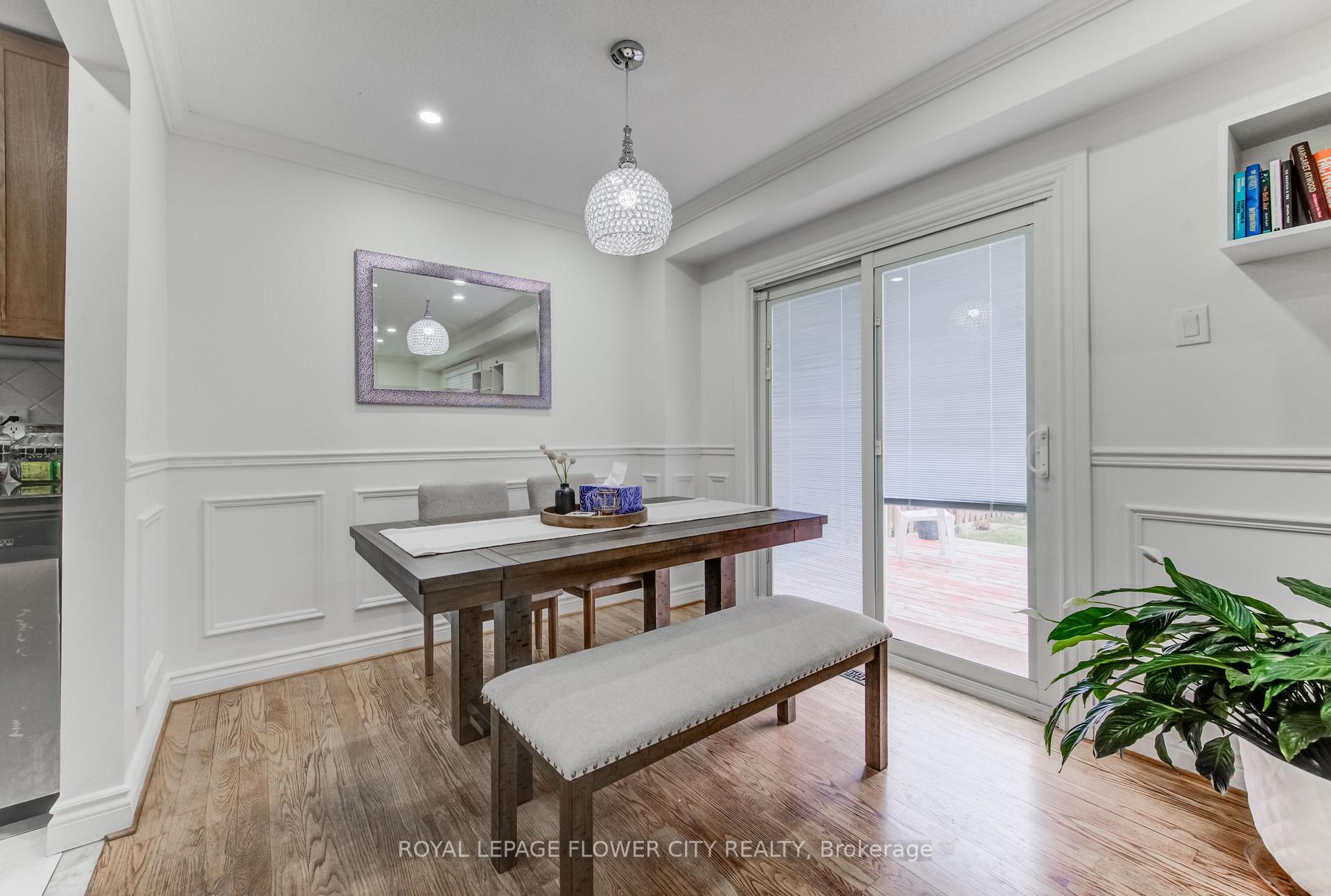 Photo 16 of 23 Driftwood Crescent, Brampton, Heart Lake East — HOMEH