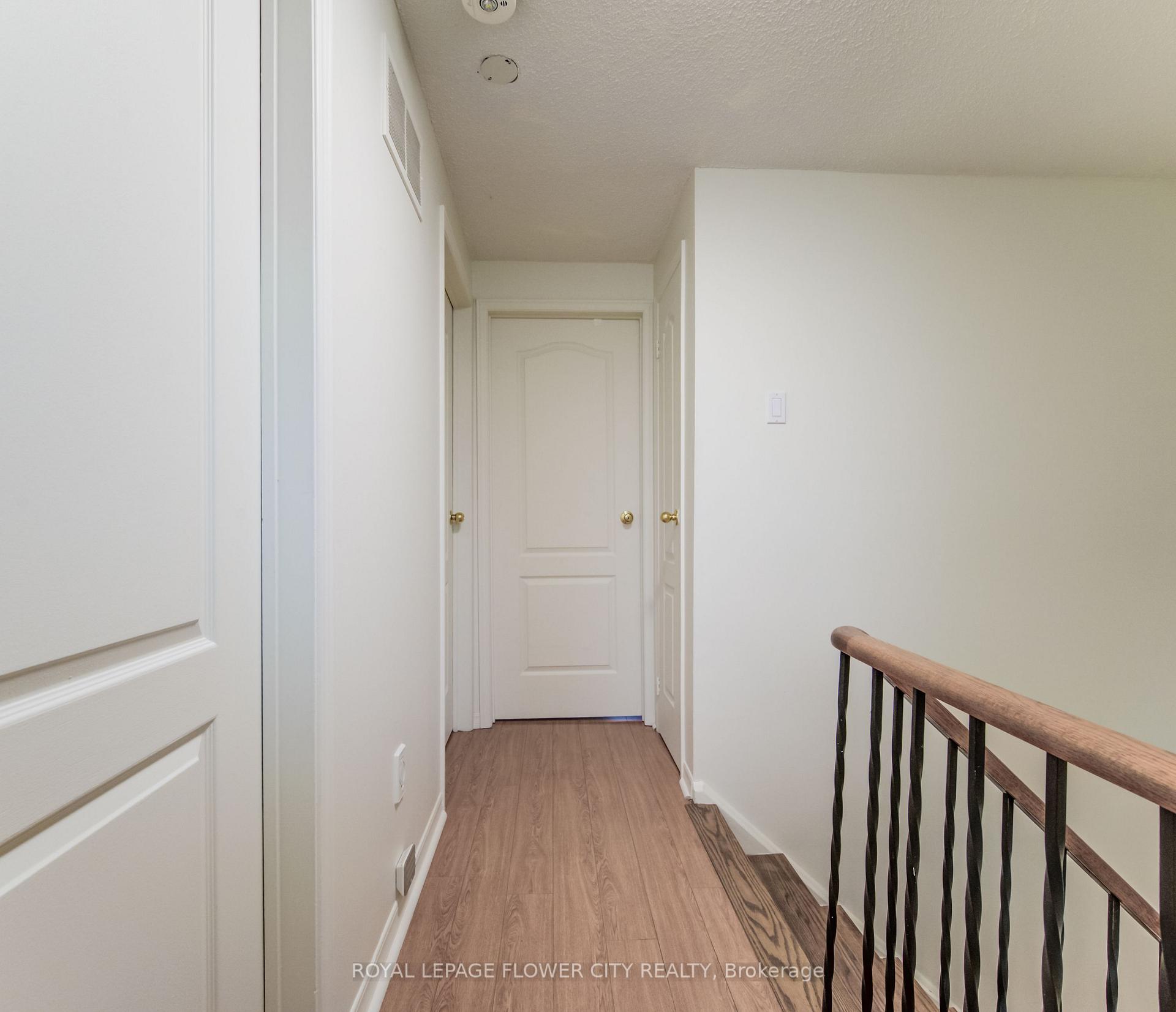 Photo 33 of 23 Driftwood Crescent, Brampton, Heart Lake East — HOMEH