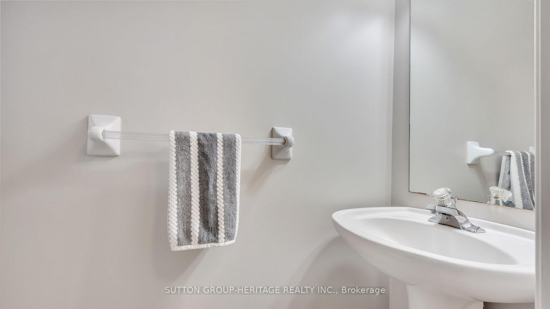Photo 18 of 62 Sprucedale Way, Whitby, Pringle Creek — HOMEH
