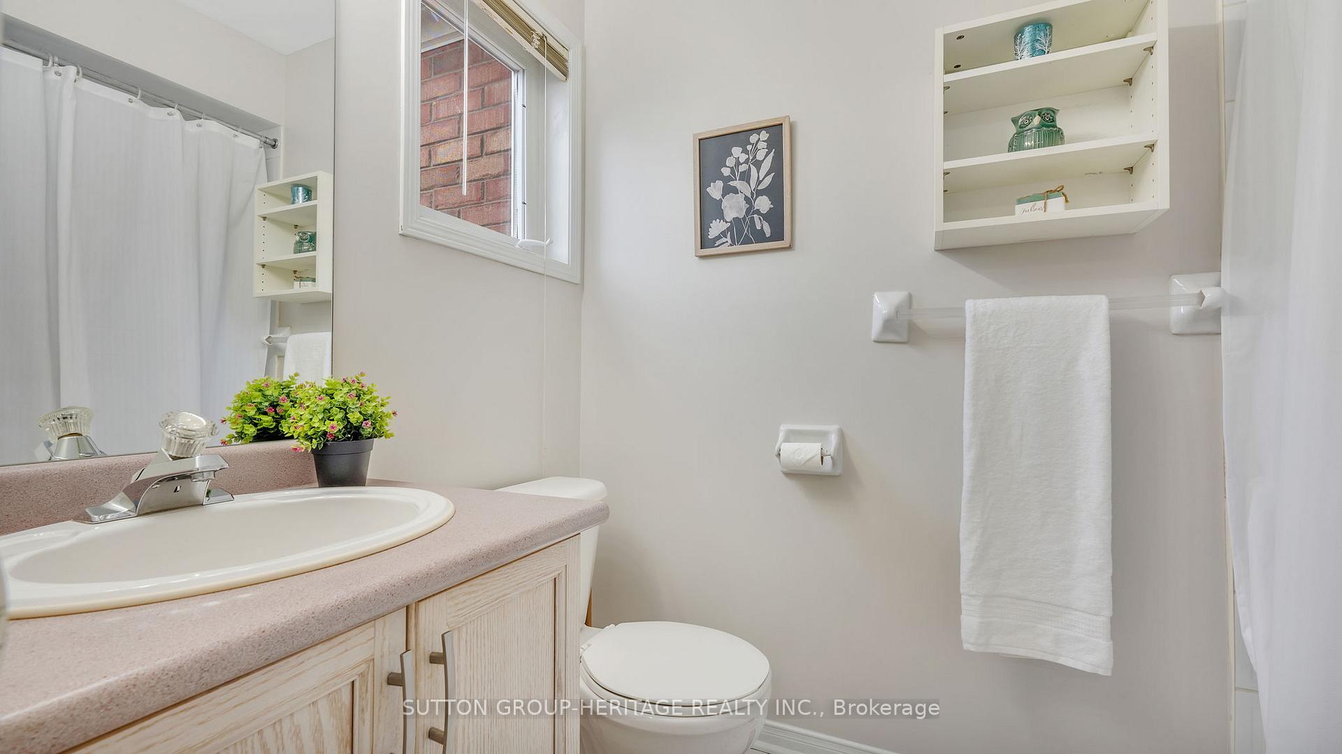 Photo 39 of 62 Sprucedale Way, Whitby, Pringle Creek — HOMEH