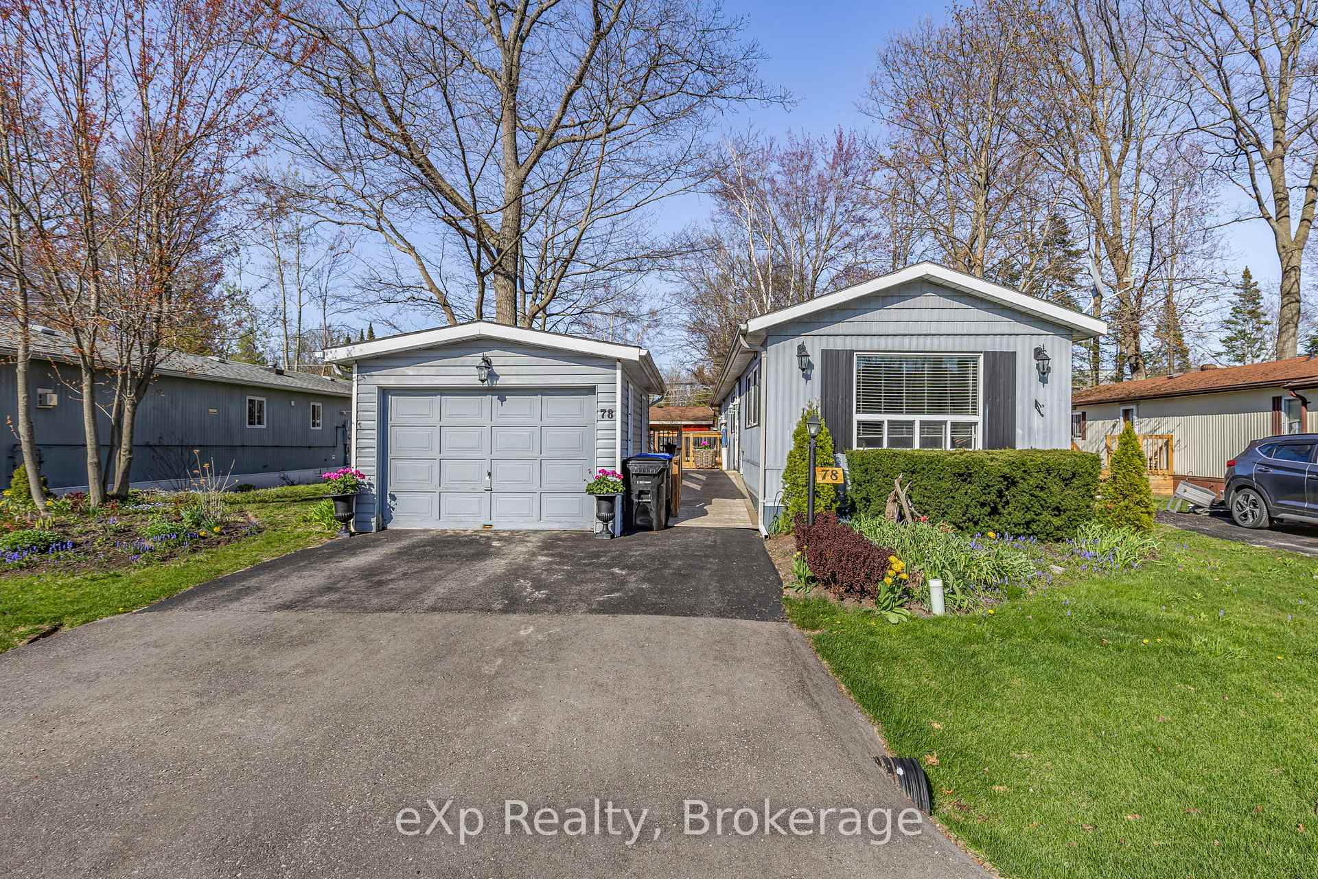 Front of 78 Georgian Glen Drive