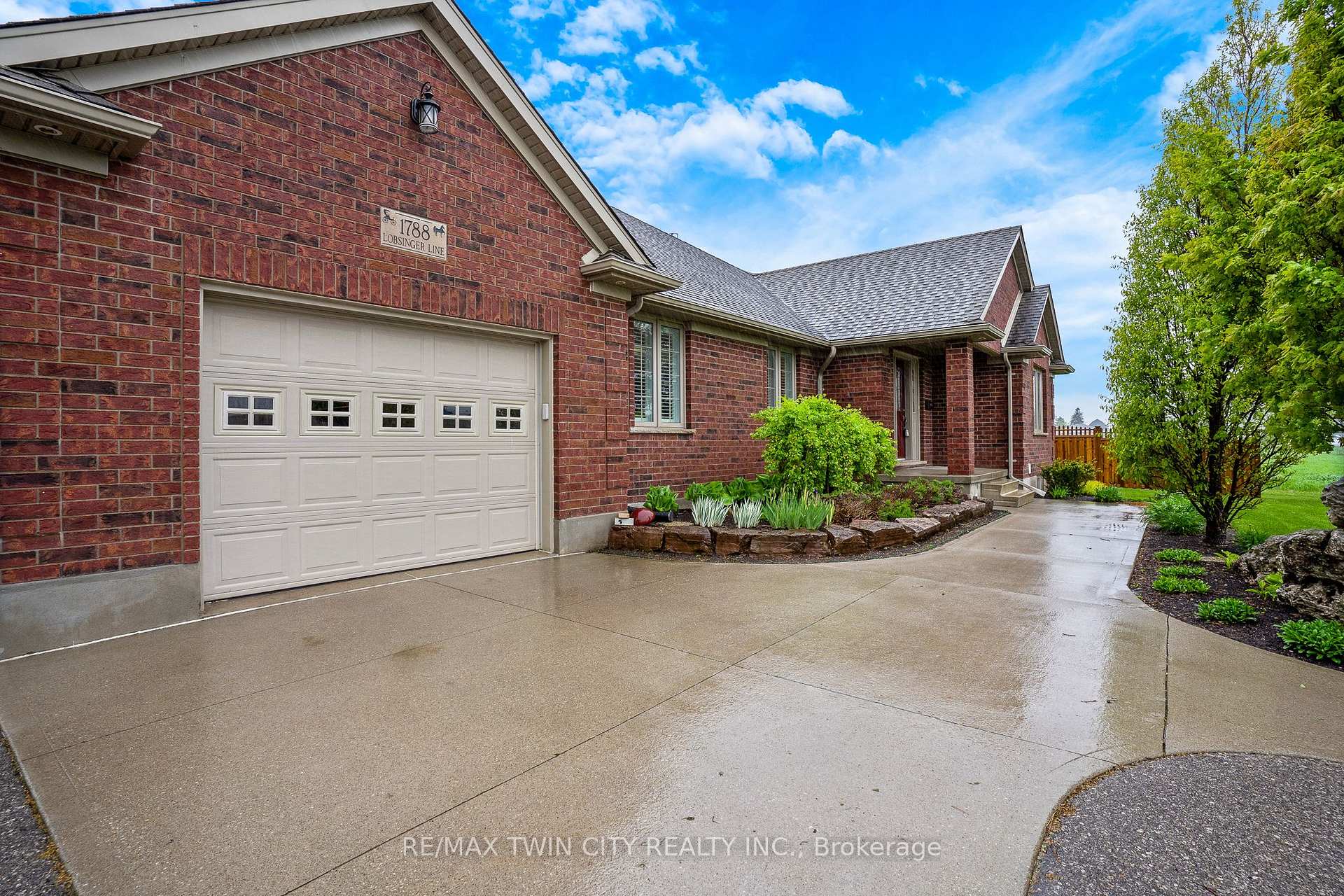 Photo 6 of 1788 Lobsinger Line, Woolwich — HOMEH