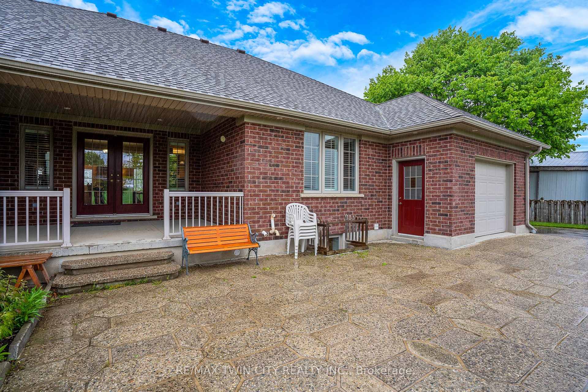 Photo 5 of 1788 Lobsinger Line, Woolwich — HOMEH