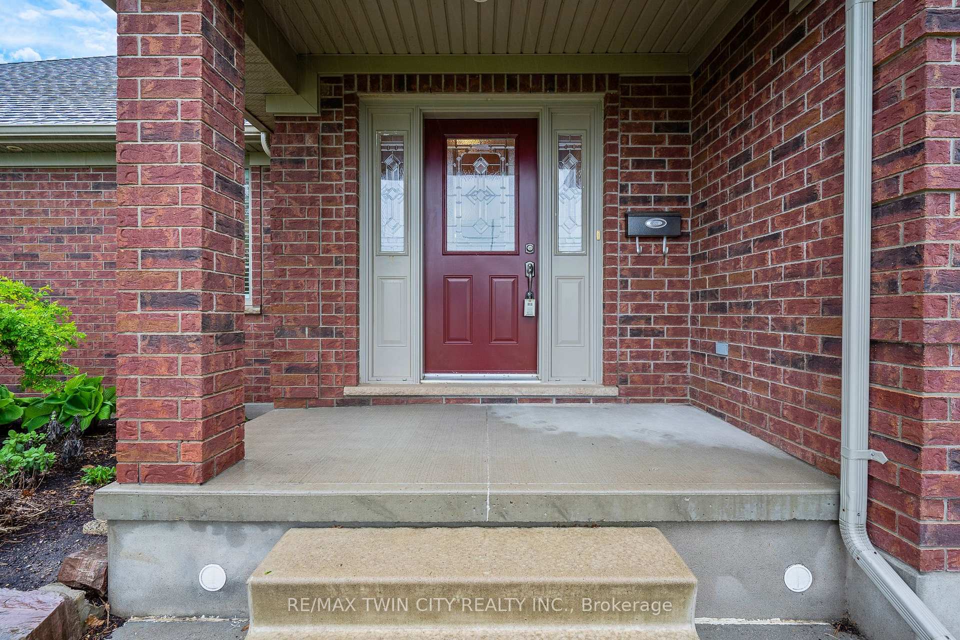 Photo 48 of 1788 Lobsinger Line, Woolwich — HOMEH