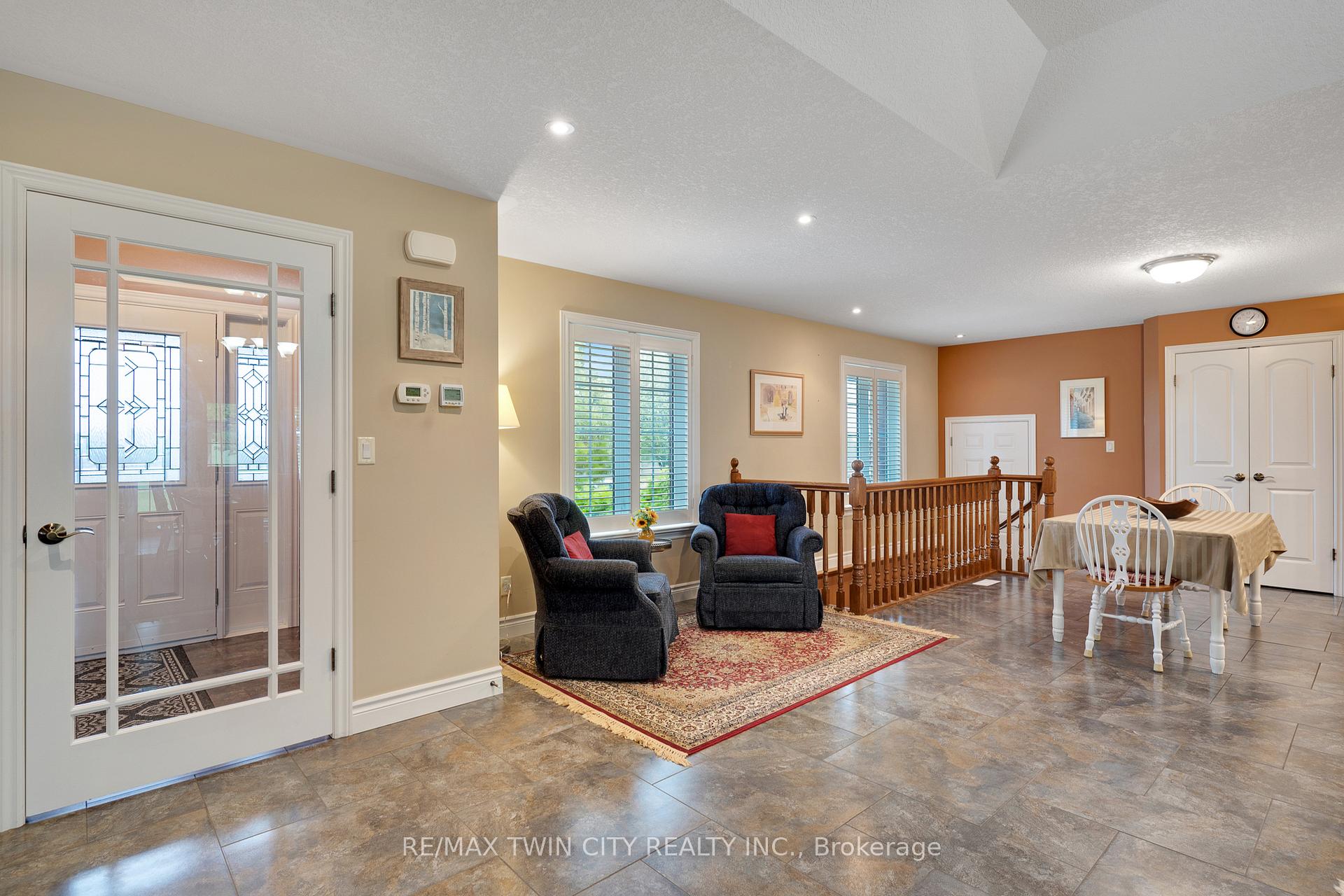 Photo 4 of 1788 Lobsinger Line, Woolwich — HOMEH