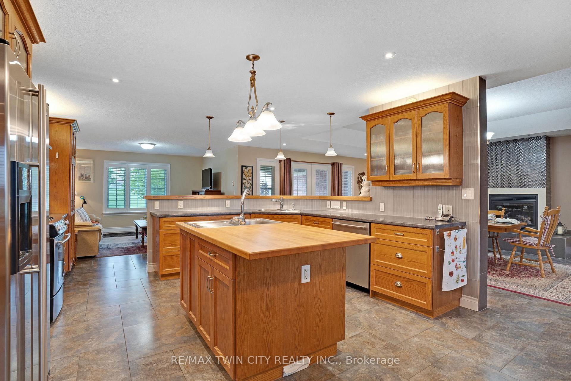 Photo 7 of 1788 Lobsinger Line, Woolwich — HOMEH