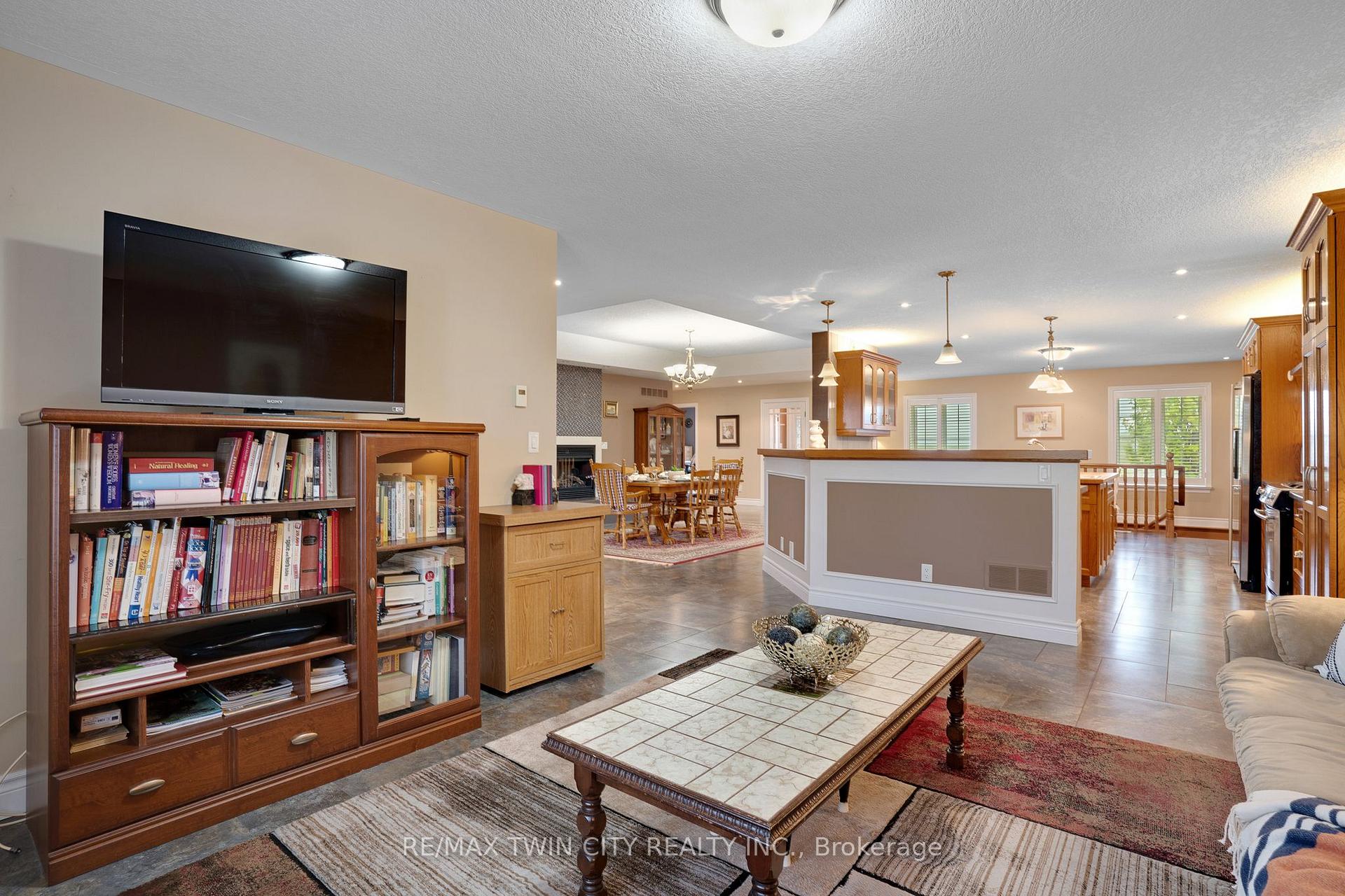 Photo 18 of 1788 Lobsinger Line, Woolwich — HOMEH