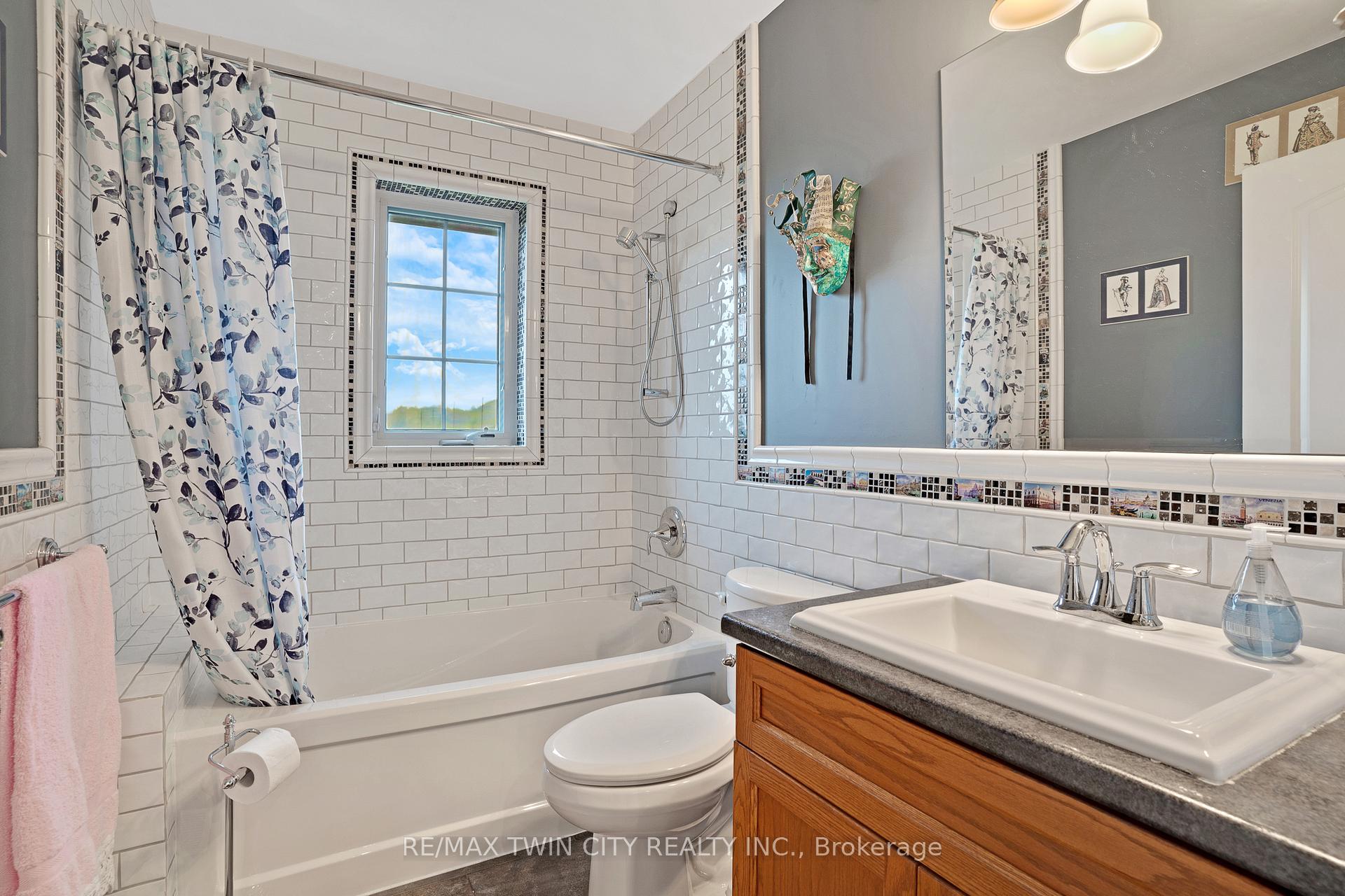 Photo 23 of 1788 Lobsinger Line, Woolwich — HOMEH