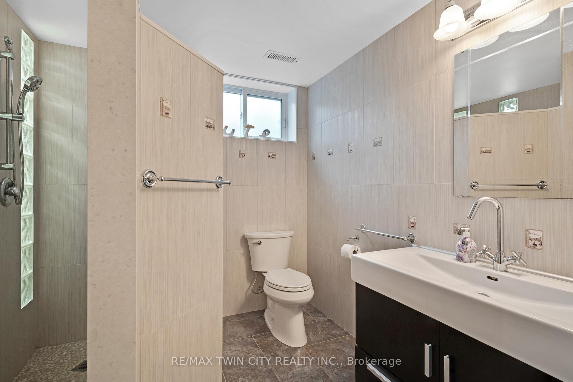 Photo 31 of 1788 Lobsinger Line, Woolwich — HOMEH