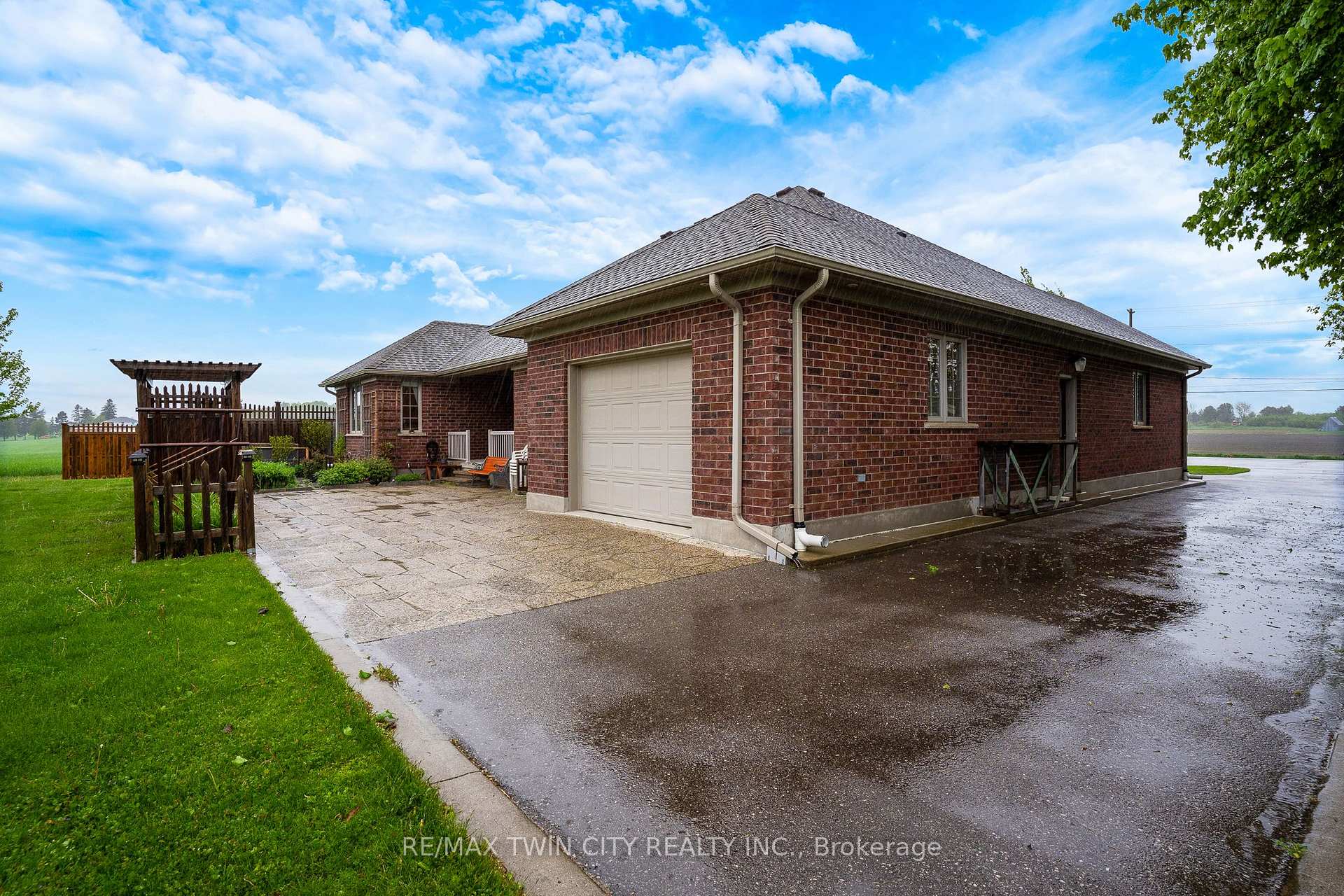 Photo 40 of 1788 Lobsinger Line, Woolwich — HOMEH