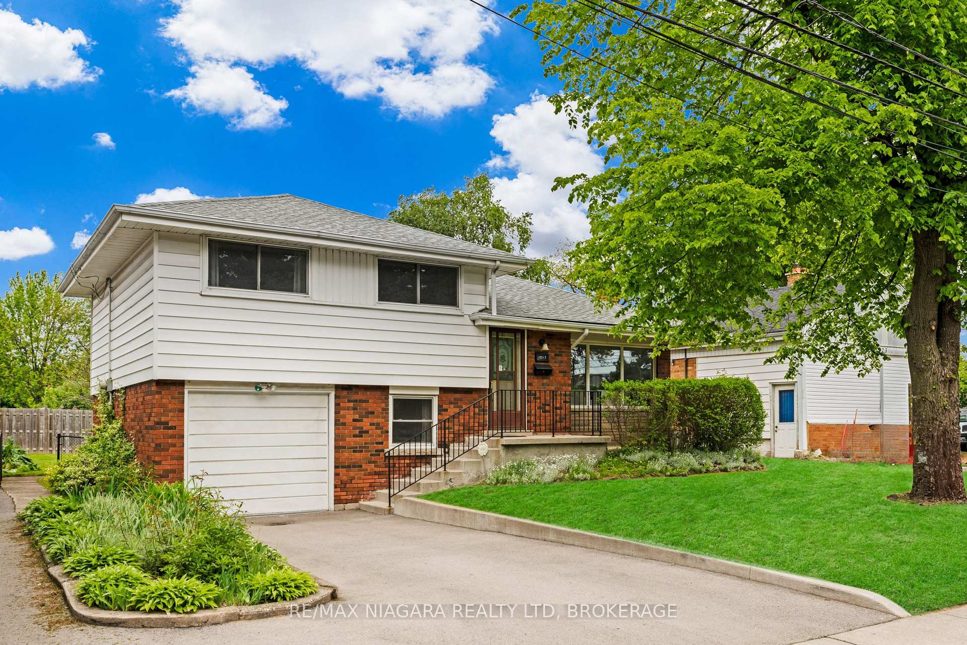 Photo 1 of 1017 Brucedale Avenue E, Hamilton, Sherwood — HOMEH