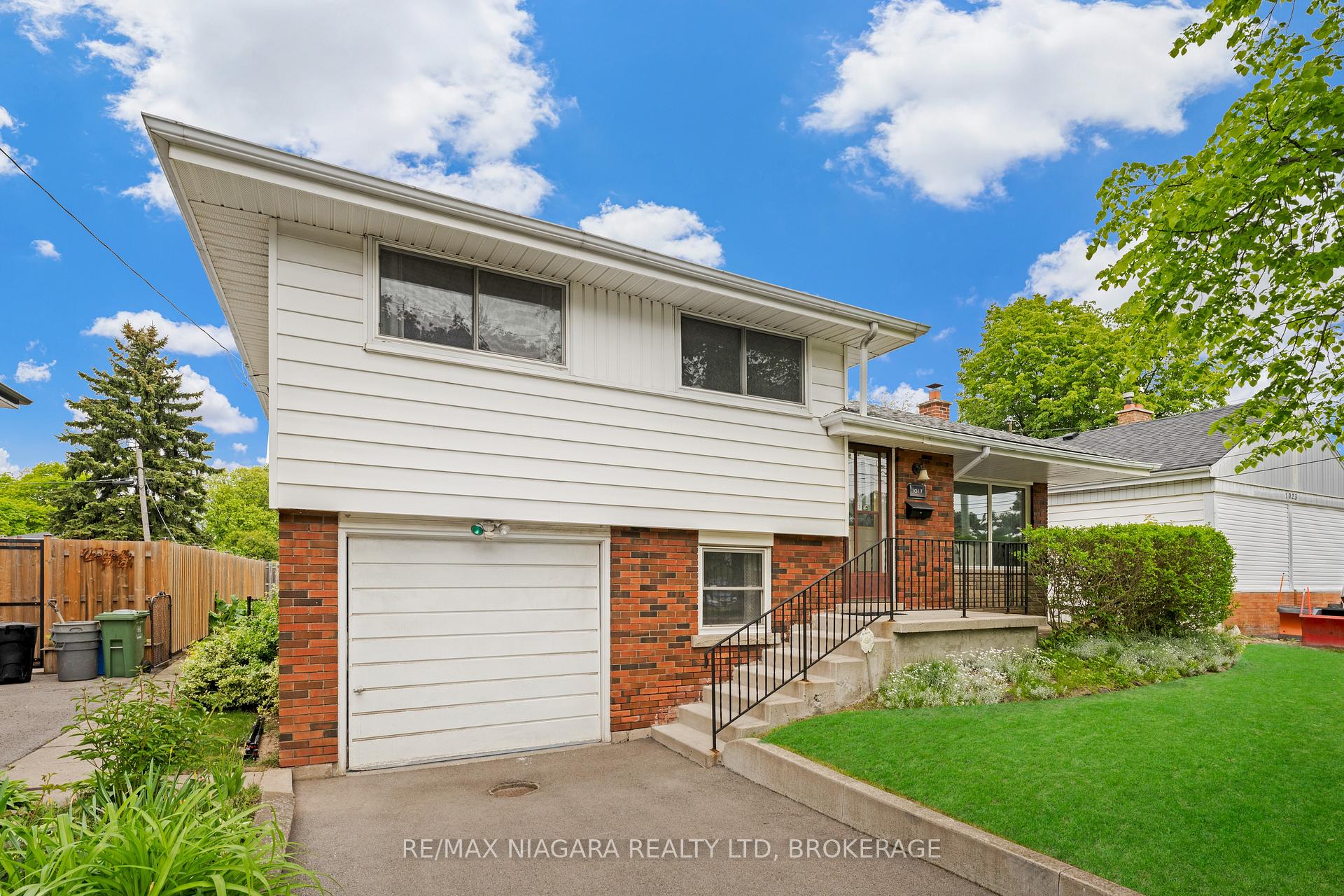 Photo 5 of 1017 Brucedale Avenue E, Hamilton, Sherwood — HOMEH
