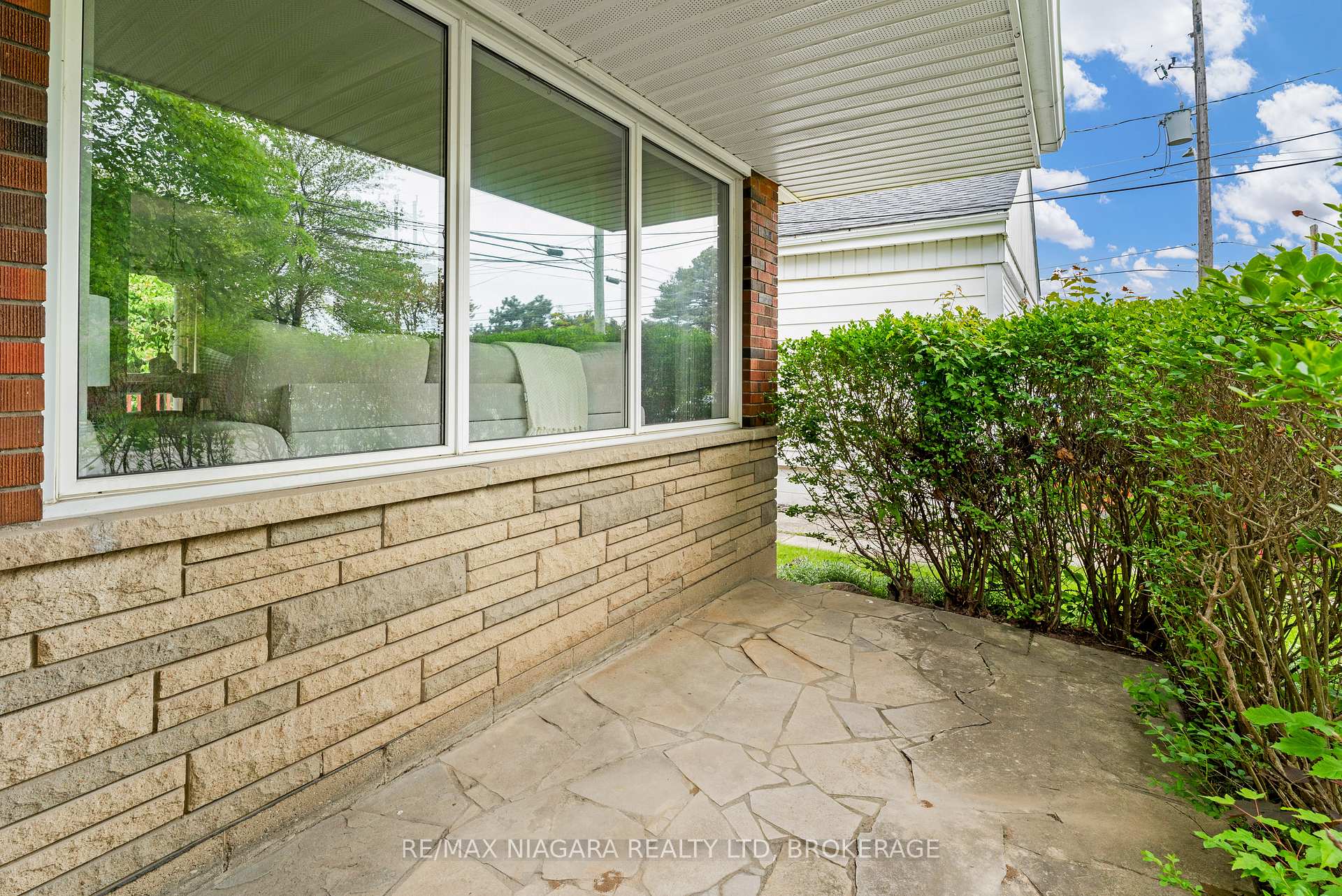 Photo 12 of 1017 Brucedale Avenue E, Hamilton, Sherwood — HOMEH