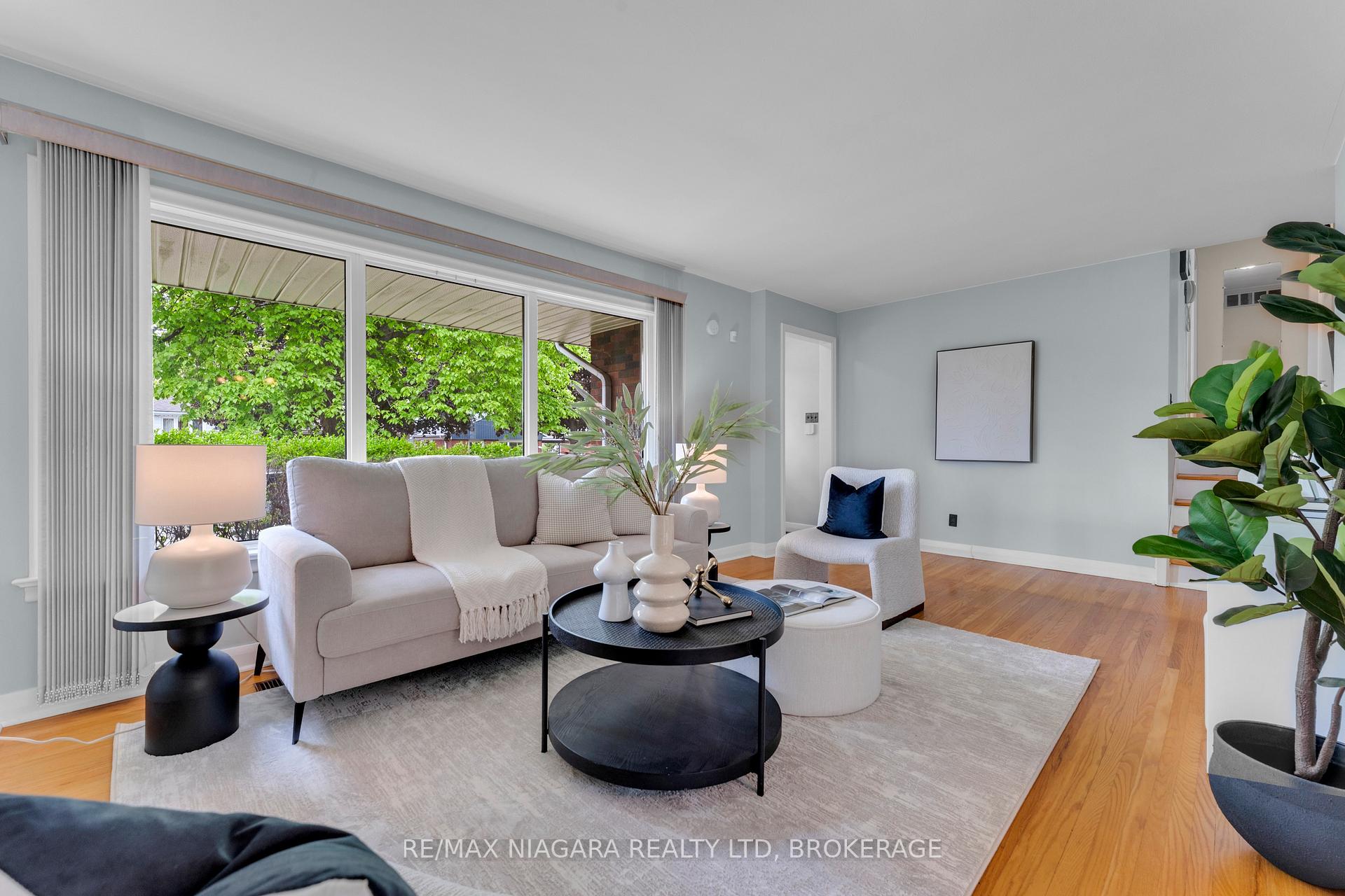 Photo 7 of 1017 Brucedale Avenue E, Hamilton, Sherwood — HOMEH