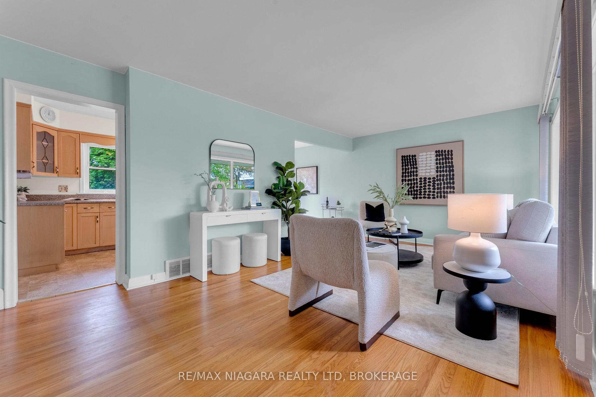 Photo 8 of 1017 Brucedale Avenue E, Hamilton, Sherwood — HOMEH