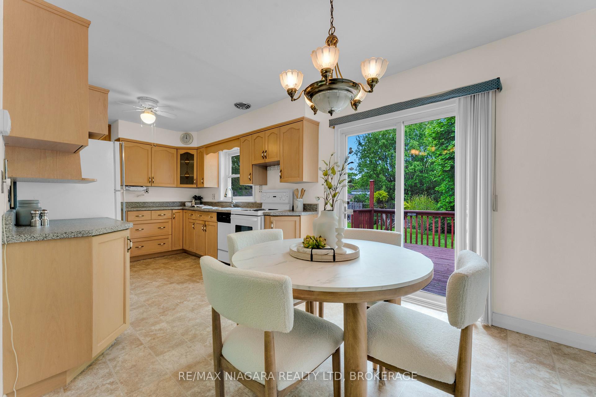 Photo 34 of 1017 Brucedale Avenue E, Hamilton, Sherwood — HOMEH