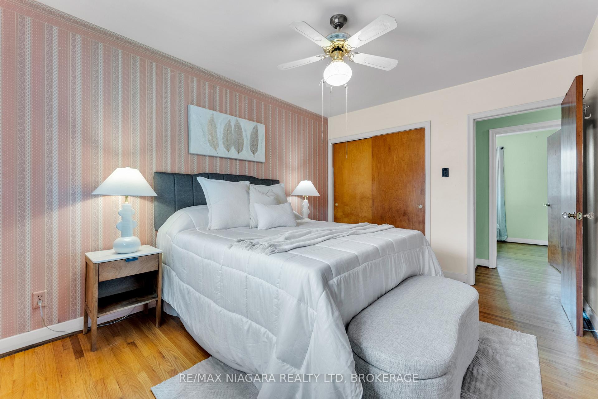 Photo 24 of 1017 Brucedale Avenue E, Hamilton, Sherwood — HOMEH