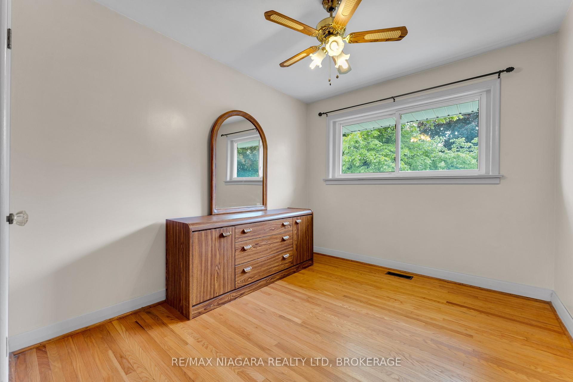 Photo 41 of 1017 Brucedale Avenue E, Hamilton, Sherwood — HOMEH