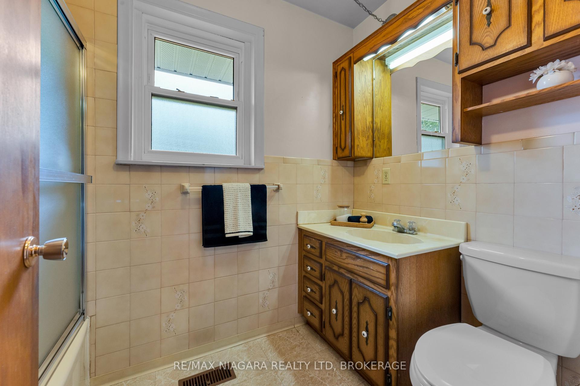 Photo 40 of 1017 Brucedale Avenue E, Hamilton, Sherwood — HOMEH