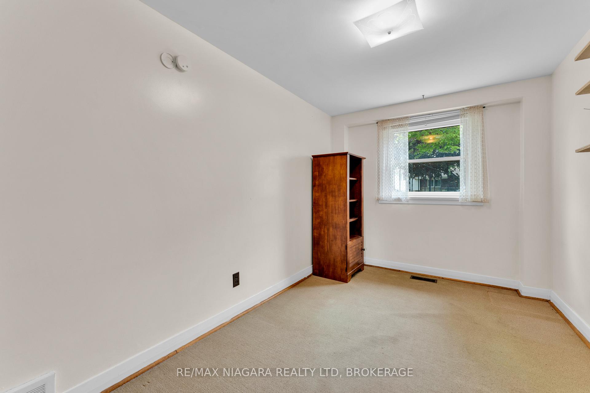 Photo 16 of 1017 Brucedale Avenue E, Hamilton, Sherwood — HOMEH
