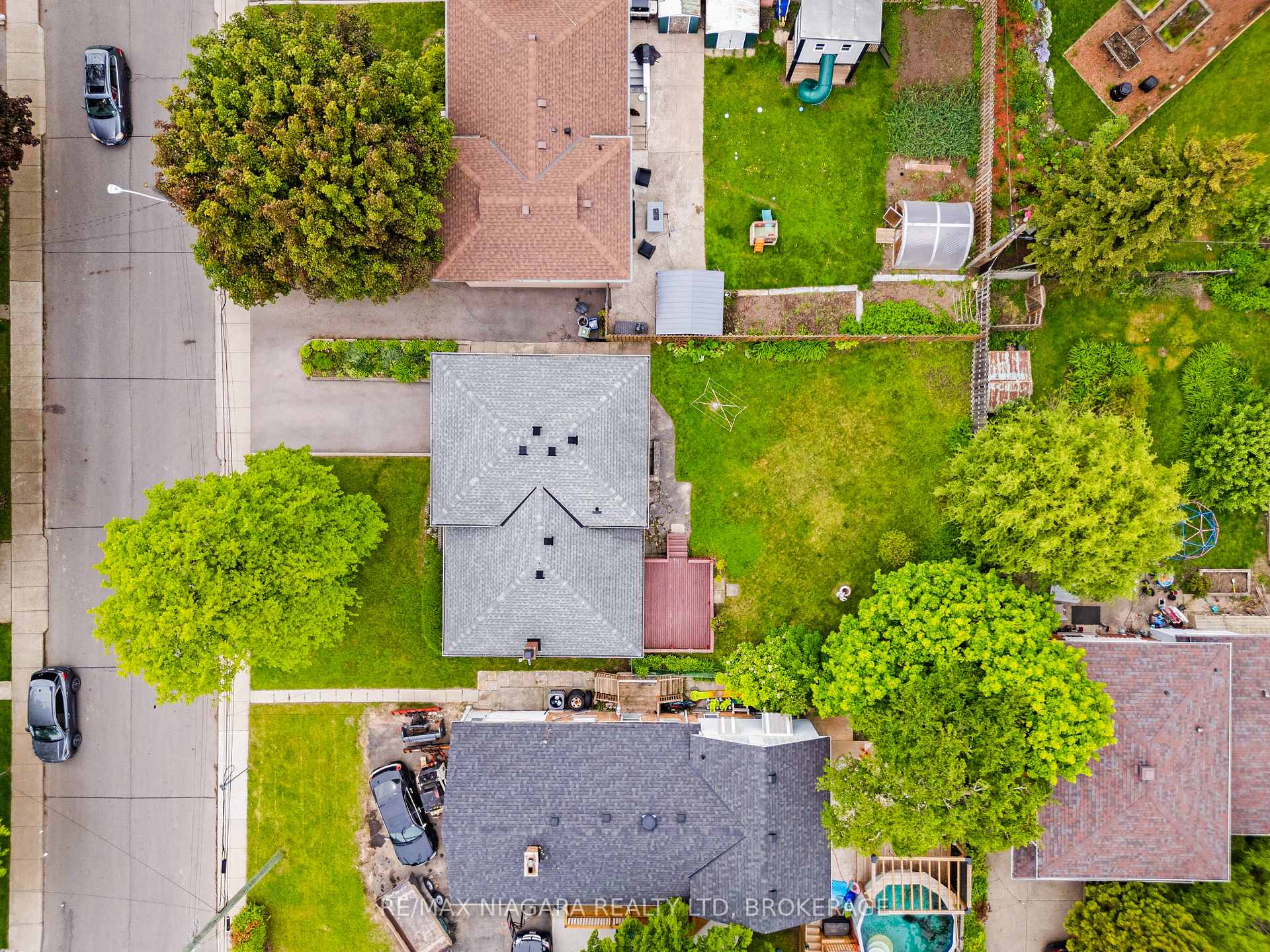 Photo 18 of 1017 Brucedale Avenue E, Hamilton, Sherwood — HOMEH