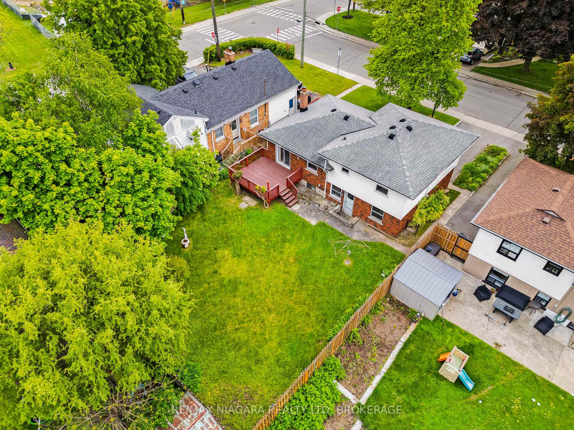 Photo 20 of 1017 Brucedale Avenue E, Hamilton, Sherwood — HOMEH