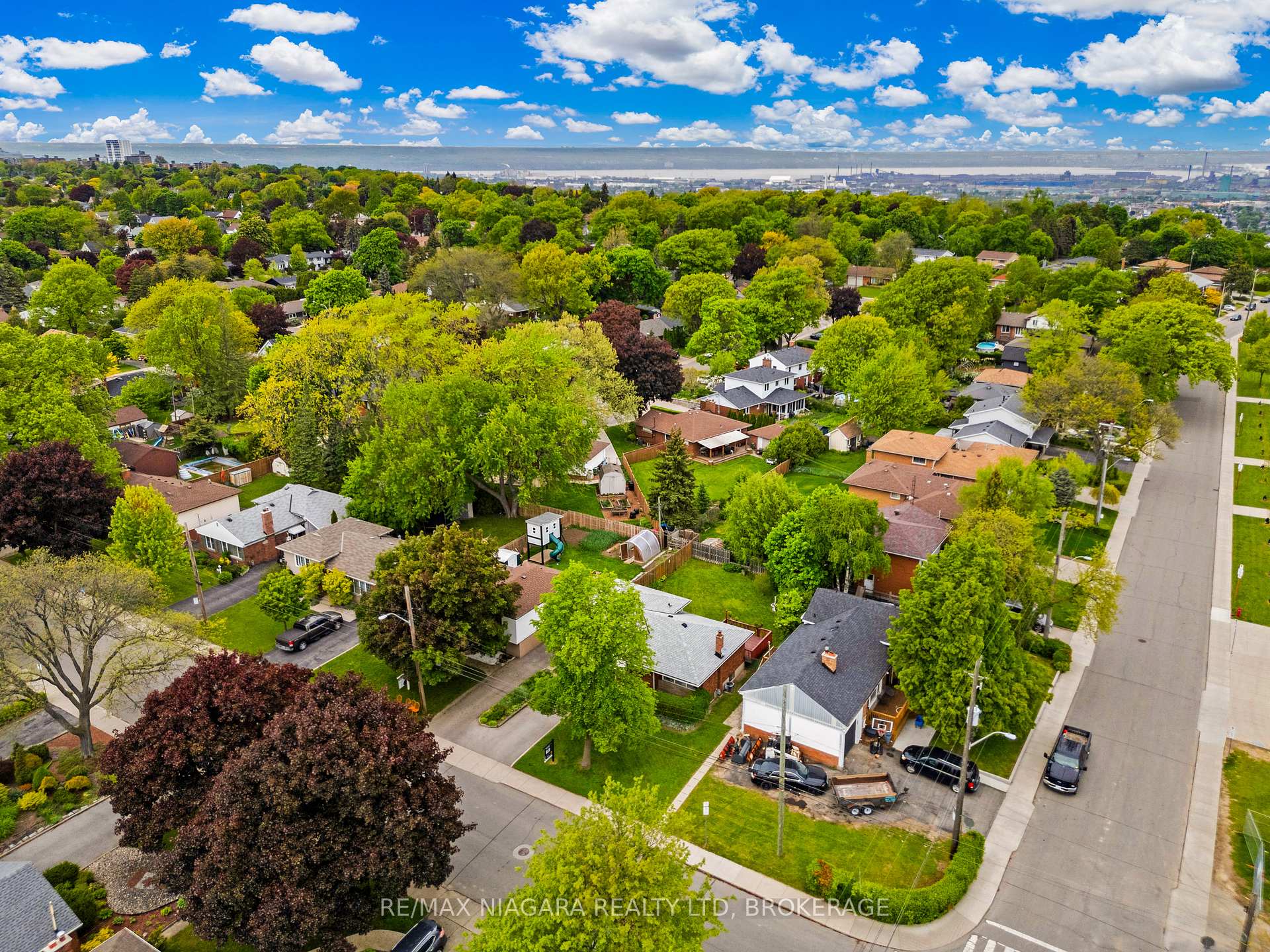 Photo 33 of 1017 Brucedale Avenue E, Hamilton, Sherwood — HOMEH