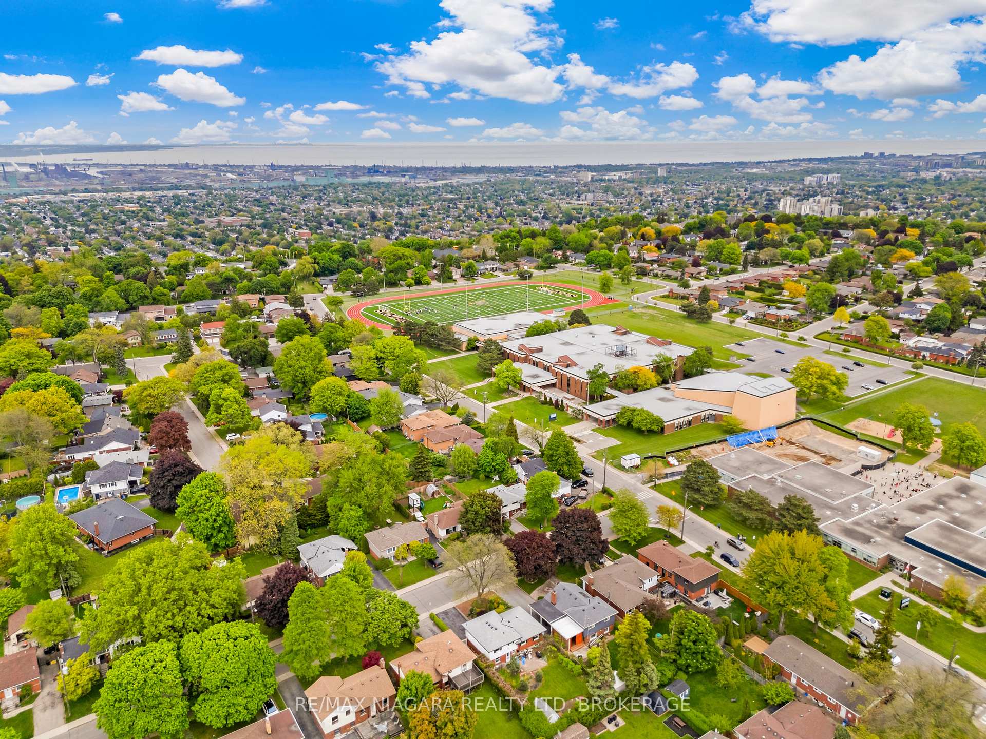 Photo 37 of 1017 Brucedale Avenue E, Hamilton, Sherwood — HOMEH