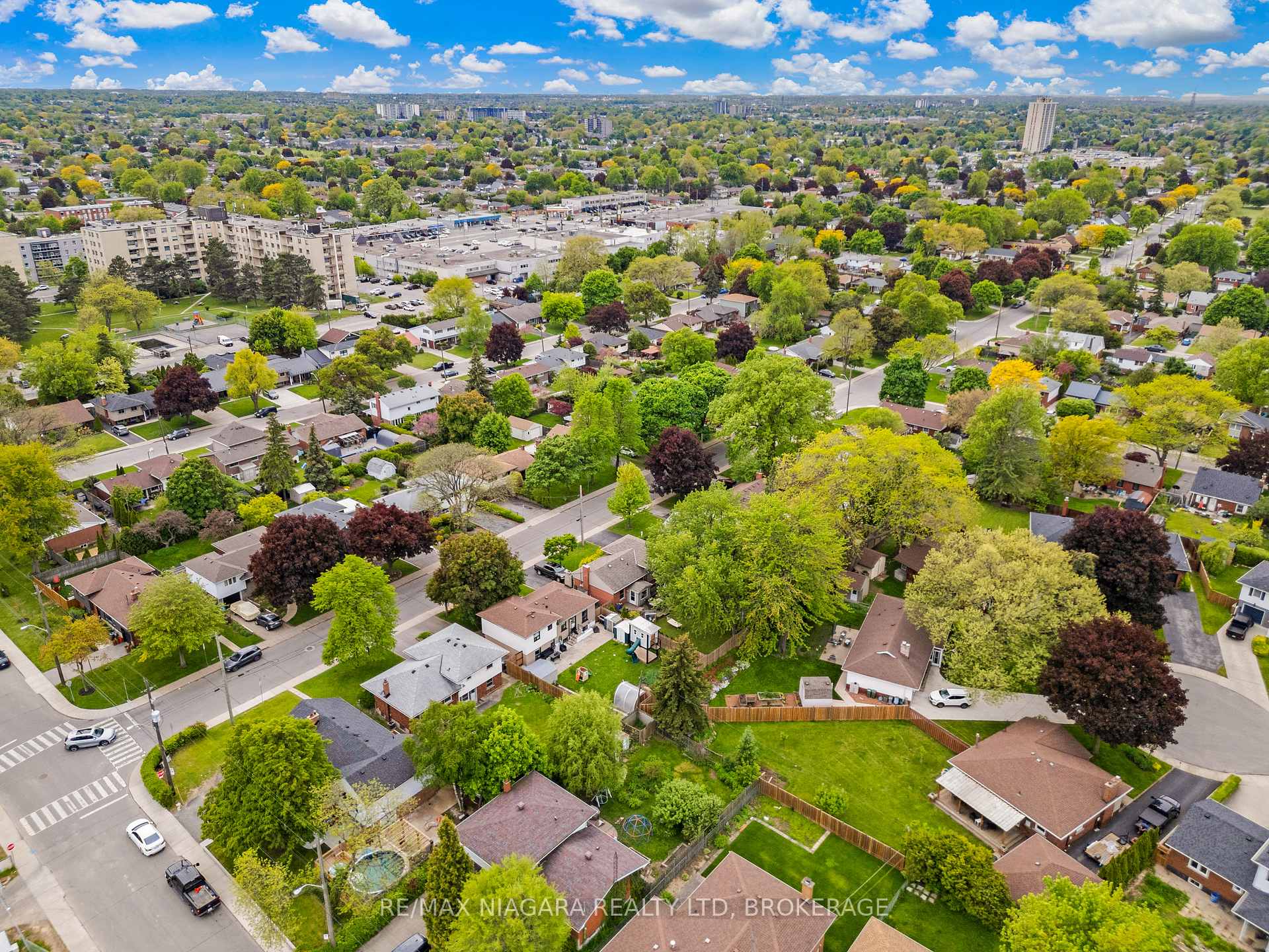 Photo 38 of 1017 Brucedale Avenue E, Hamilton, Sherwood — HOMEH