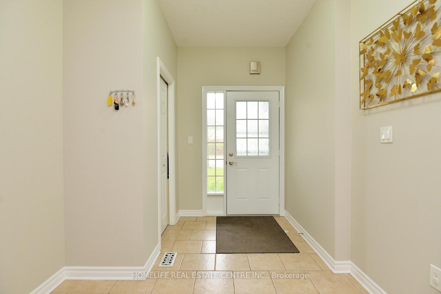 Photo 6 of 12 Malwood Court, Hamilton, Mount Hope — HOMEH